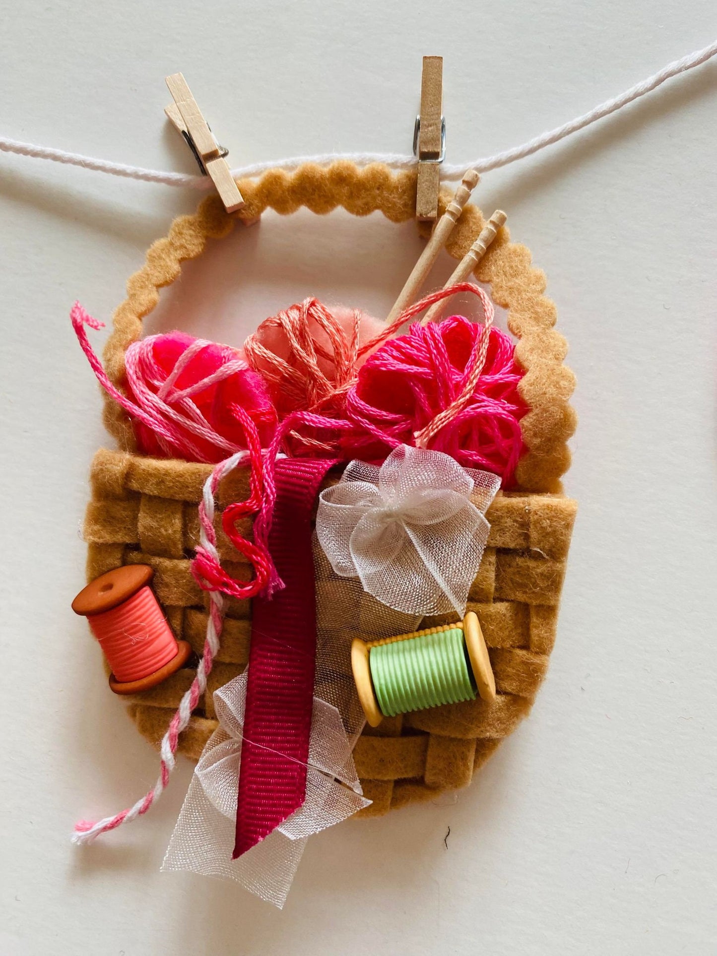 Crafting Banner, Miniature Felt Craft-Lovers Garland, Crafters Bunting, Wall Hanging Decoration for Craft or Sewing Room