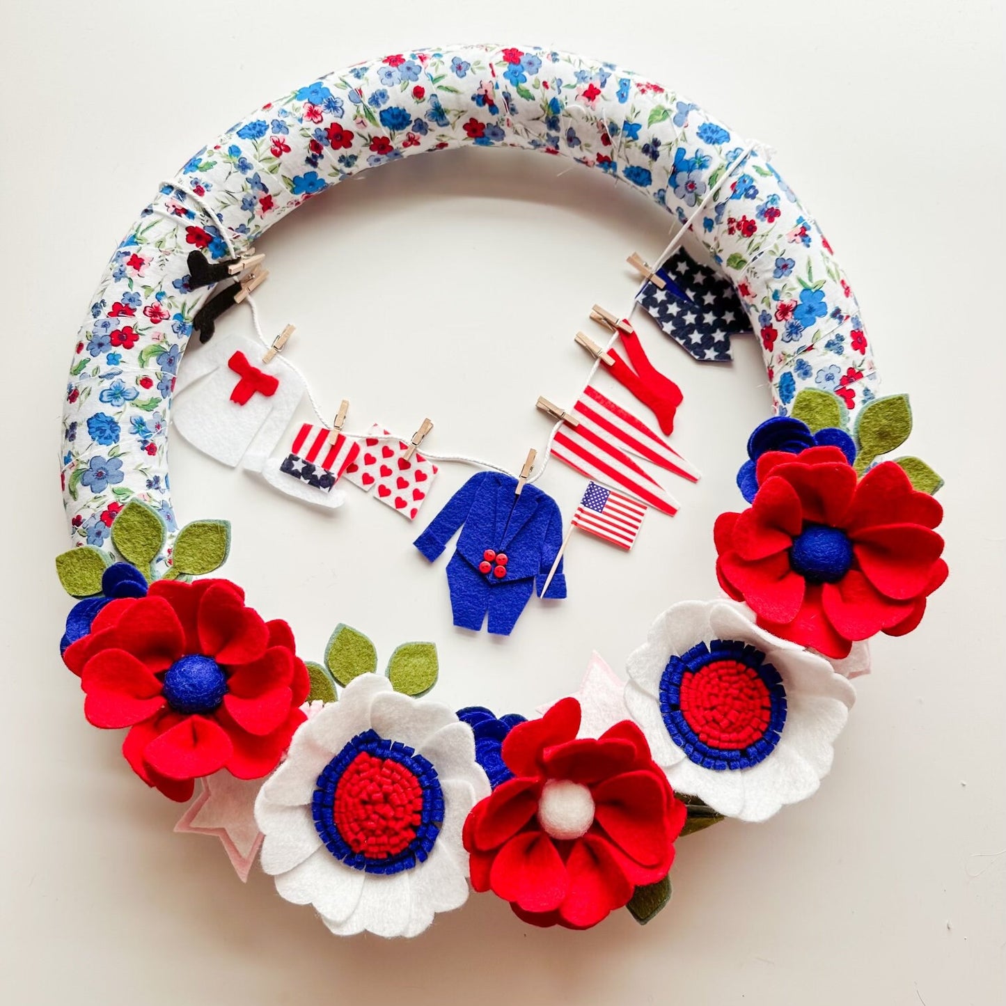 Patriotic Felt Flower Wreath and Uncle Sam Miniature Clothesline Banner Pattern