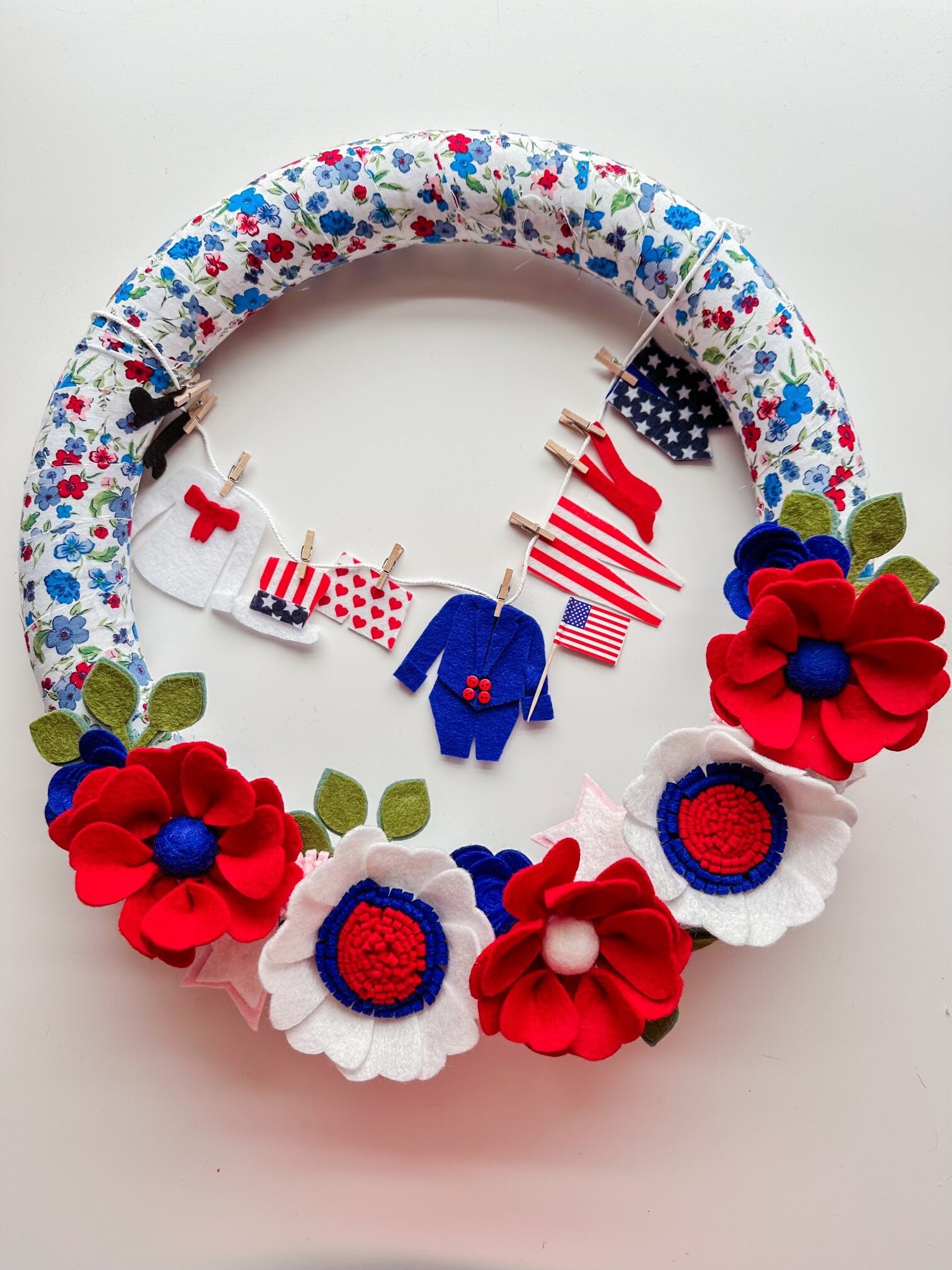 Patriotic Felt Flower Wreath and Uncle Sam Miniature Clothesline Banner Pattern