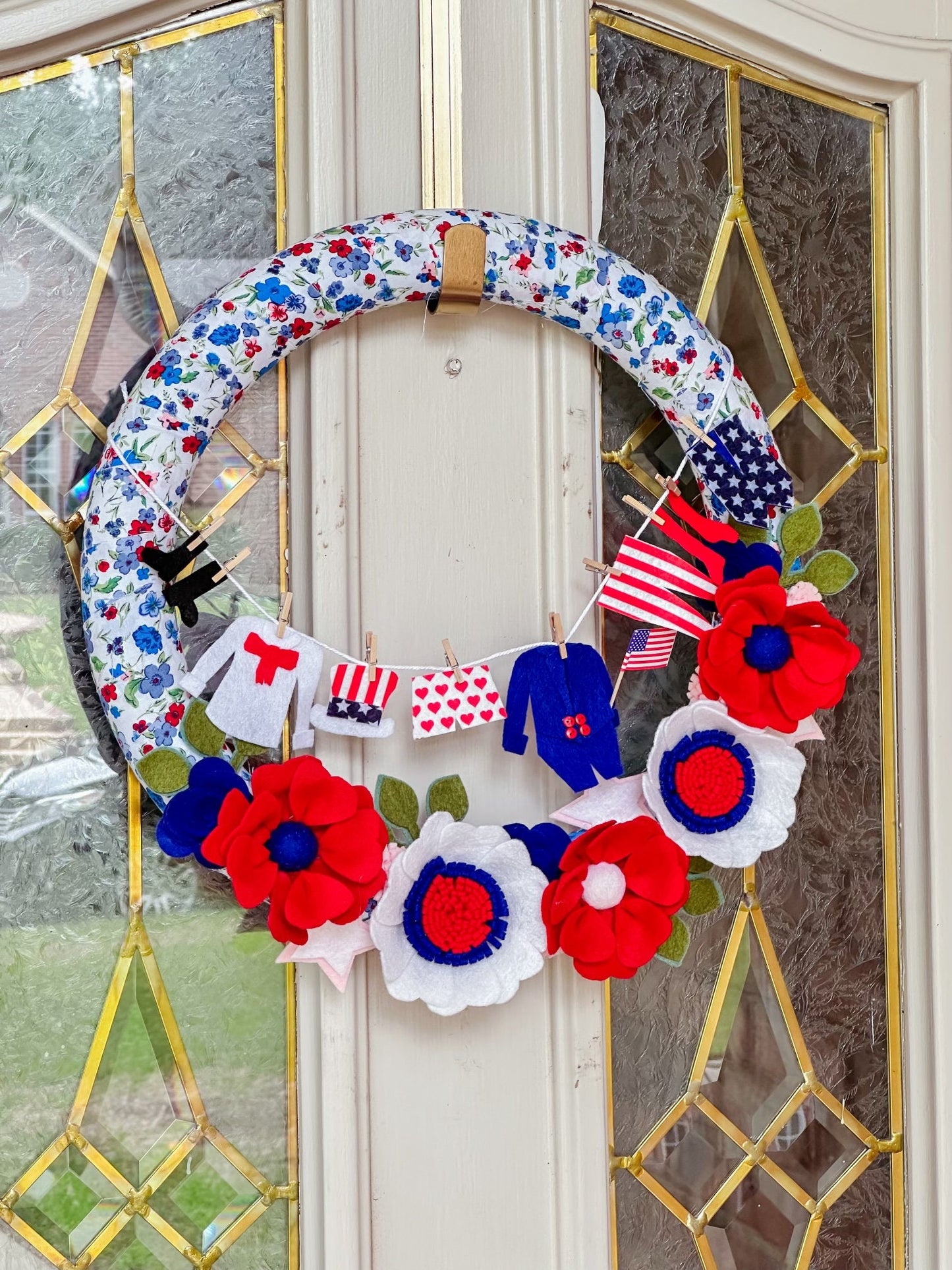 Patriotic Felt Flower Wreath and Uncle Sam Miniature Clothesline Banner Pattern