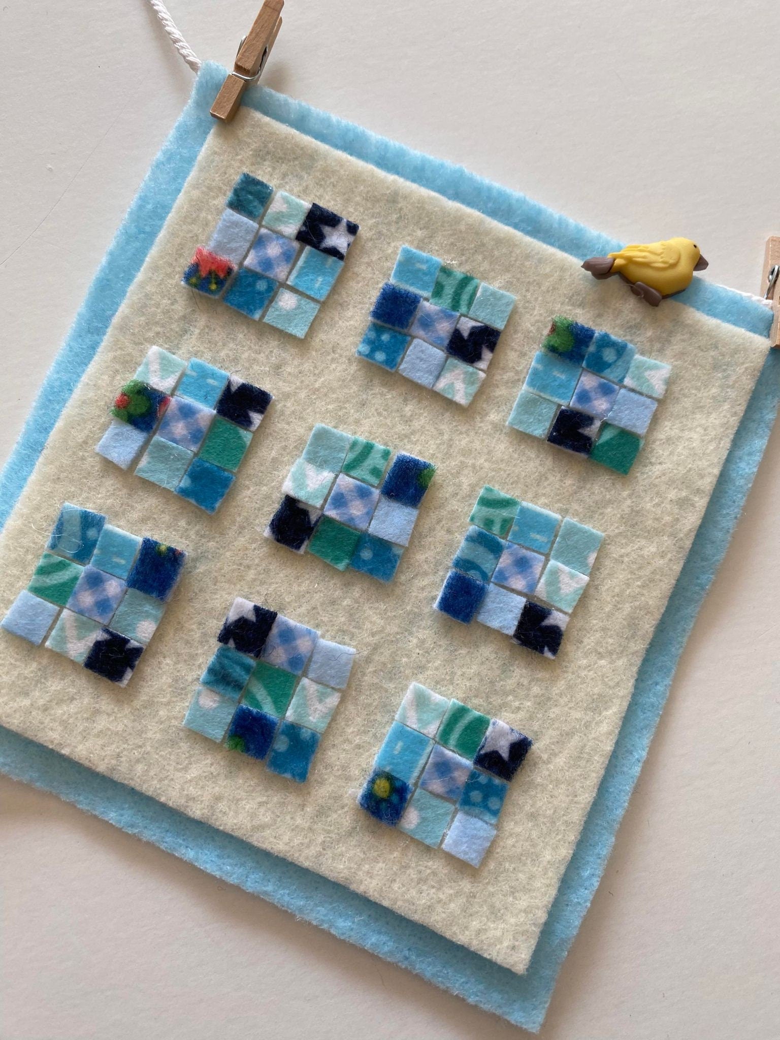 Miniature Felt Quilts Clothesline, with Birds, Picnic Basket, and Pie Garland, Quilting Banner, Wall Hanging Decoration