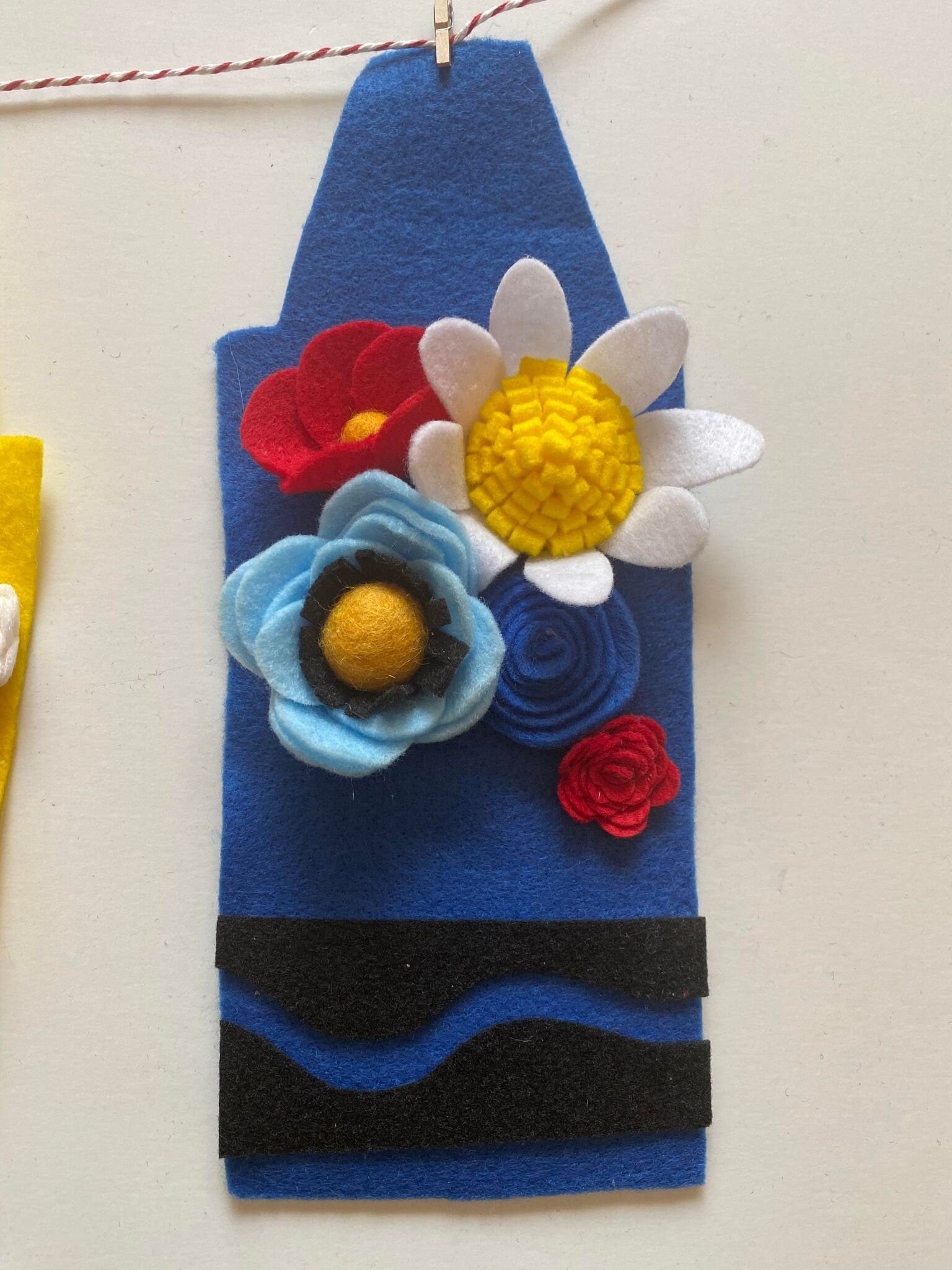 Crayon Felt Flower Banner, School Garland, Classroom Bunting, Teacher Decoration and Gift