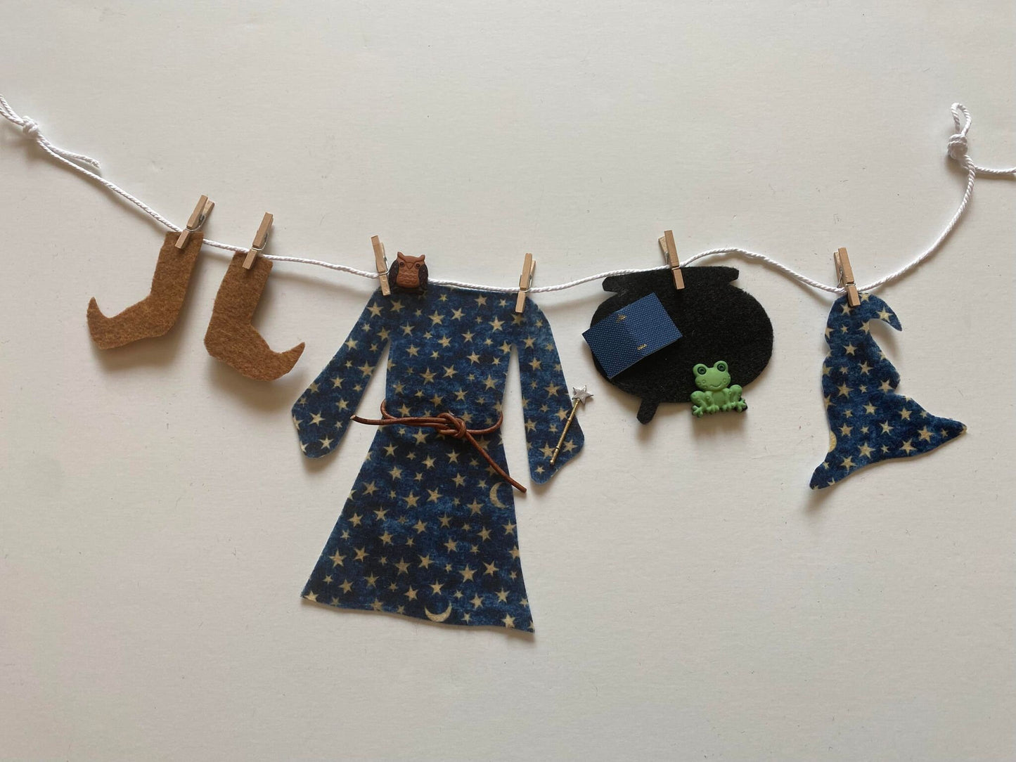 Wizard's Laundry Clothesline, Miniature Felt Banner, Warlock Bunting, Merlin's Costume Garland, Wall Hanging Decoration