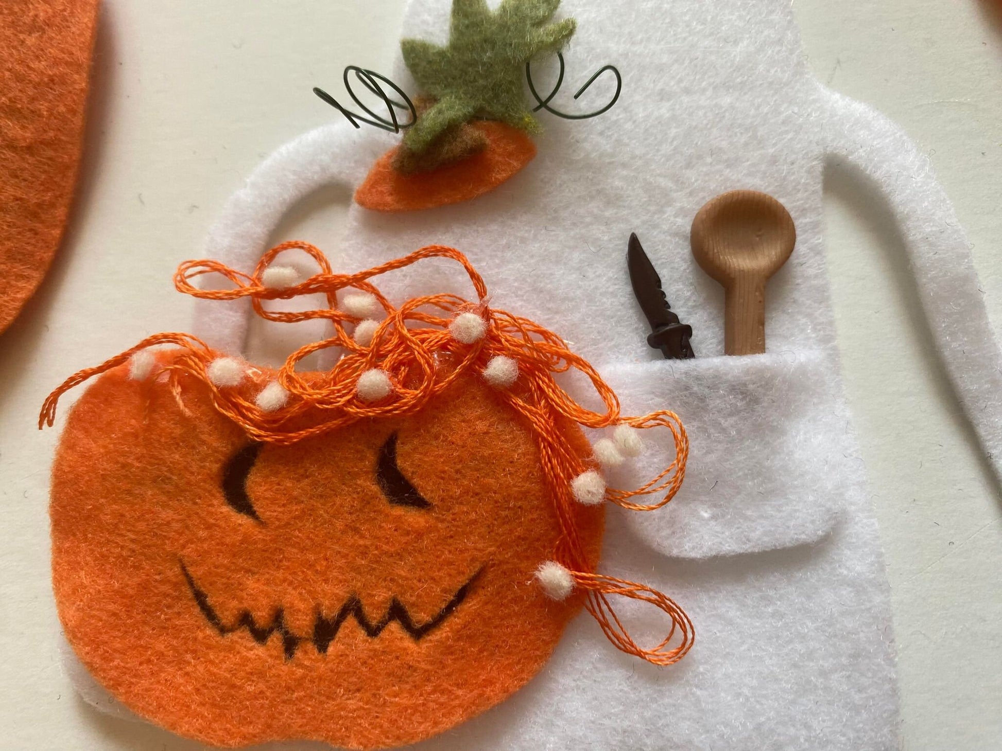 Jack O' Lantern Felt Banner, Pumpkin Carving Garland with Candles, Spooky Bunting, Wall Hanging Decoration for Halloween