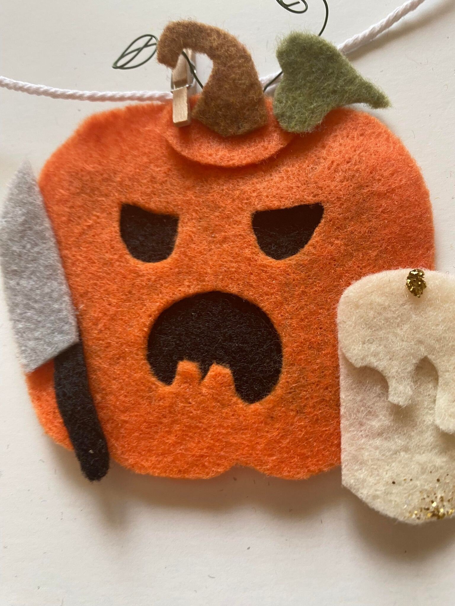 Jack O' Lantern Felt Banner, Pumpkin Carving Garland with Candles, Spooky Bunting, Wall Hanging Decoration for Halloween
