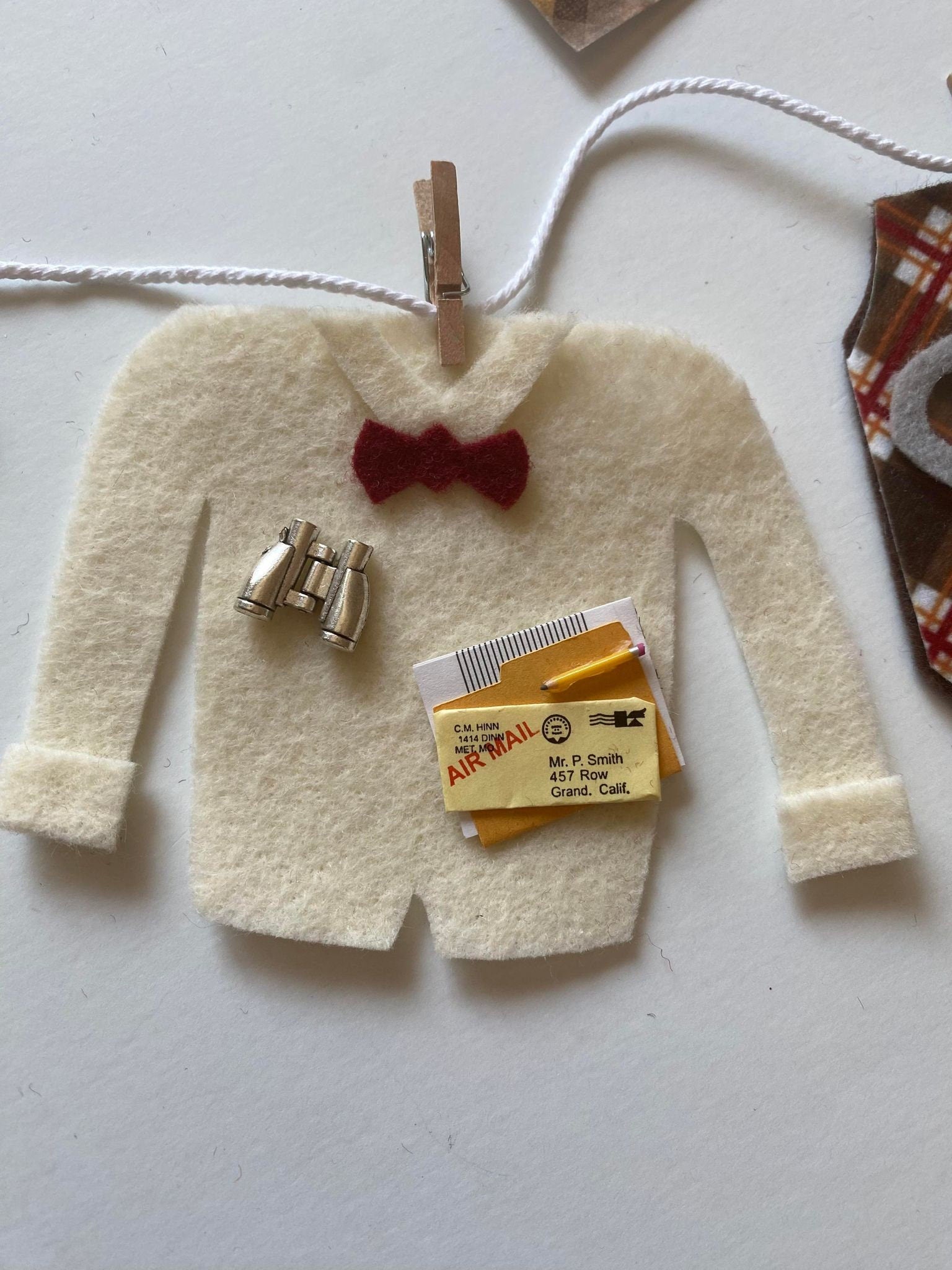 Sherlock Holmes' Miniature Felt Clothesline Banner, Detective Laundry Line, Mystery Party Decoration, Wall Hanging, Bunting