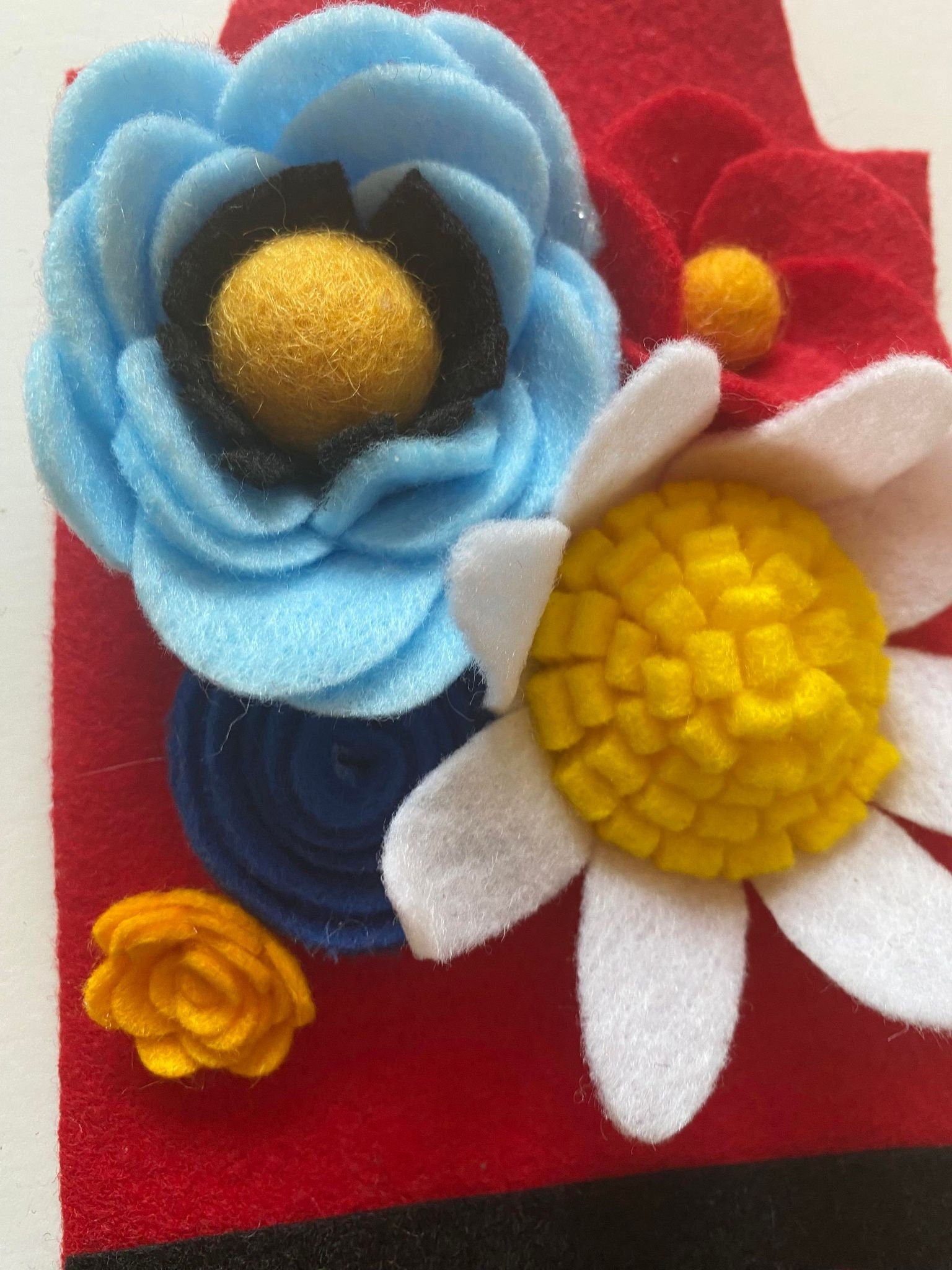 Crayon Felt Flower Banner, School Garland, Classroom Bunting, Teacher Decoration and Gift