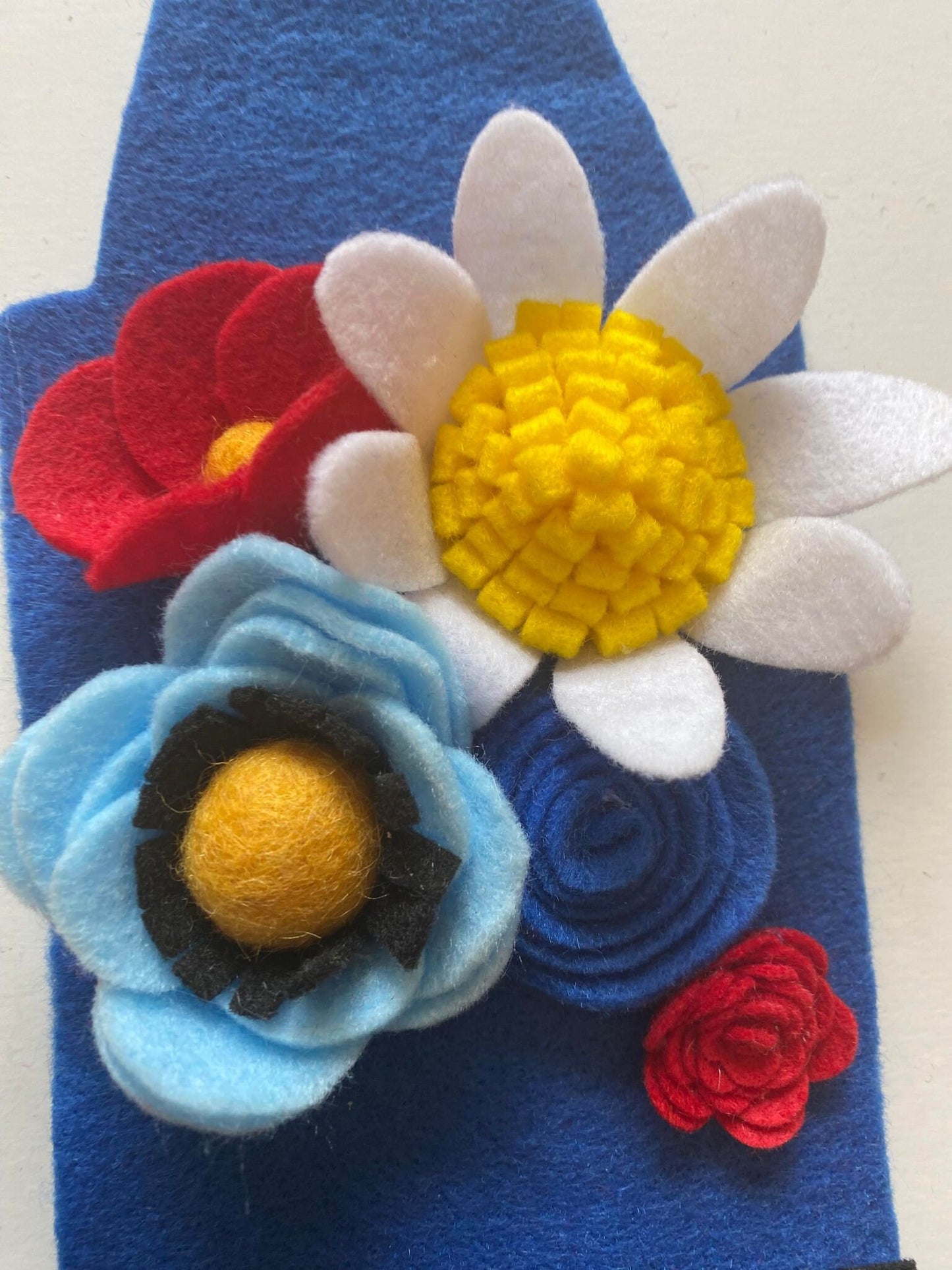 Crayon Felt Flower Banner, School Garland, Classroom Bunting, Teacher Decoration and Gift