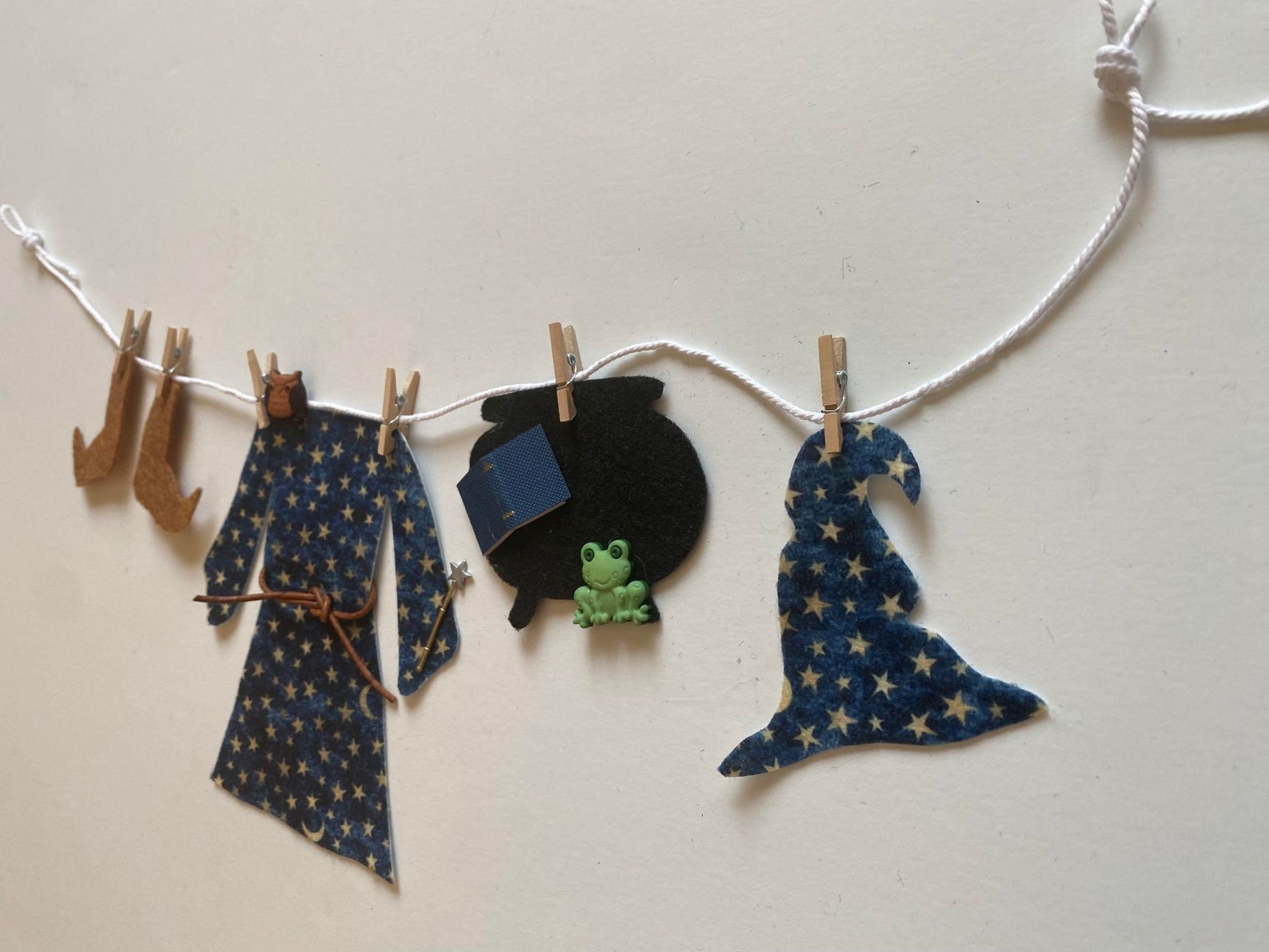 Wizard's Laundry Clothesline, Miniature Felt Banner, Warlock Bunting, Merlin's Costume Garland, Wall Hanging Decoration