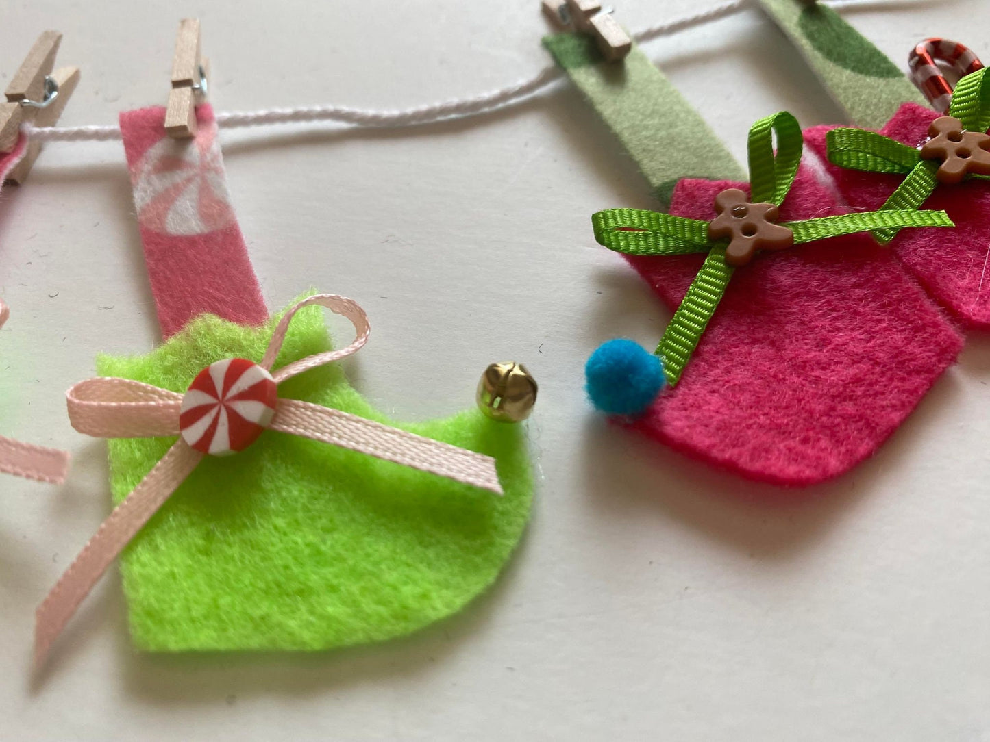 Elf Stockings Banner, Miniature Felt Elf Legs and Feet Garland, Shoes Bunting Tiered Tray Decor, Wall Hanging Decoration for Christmas