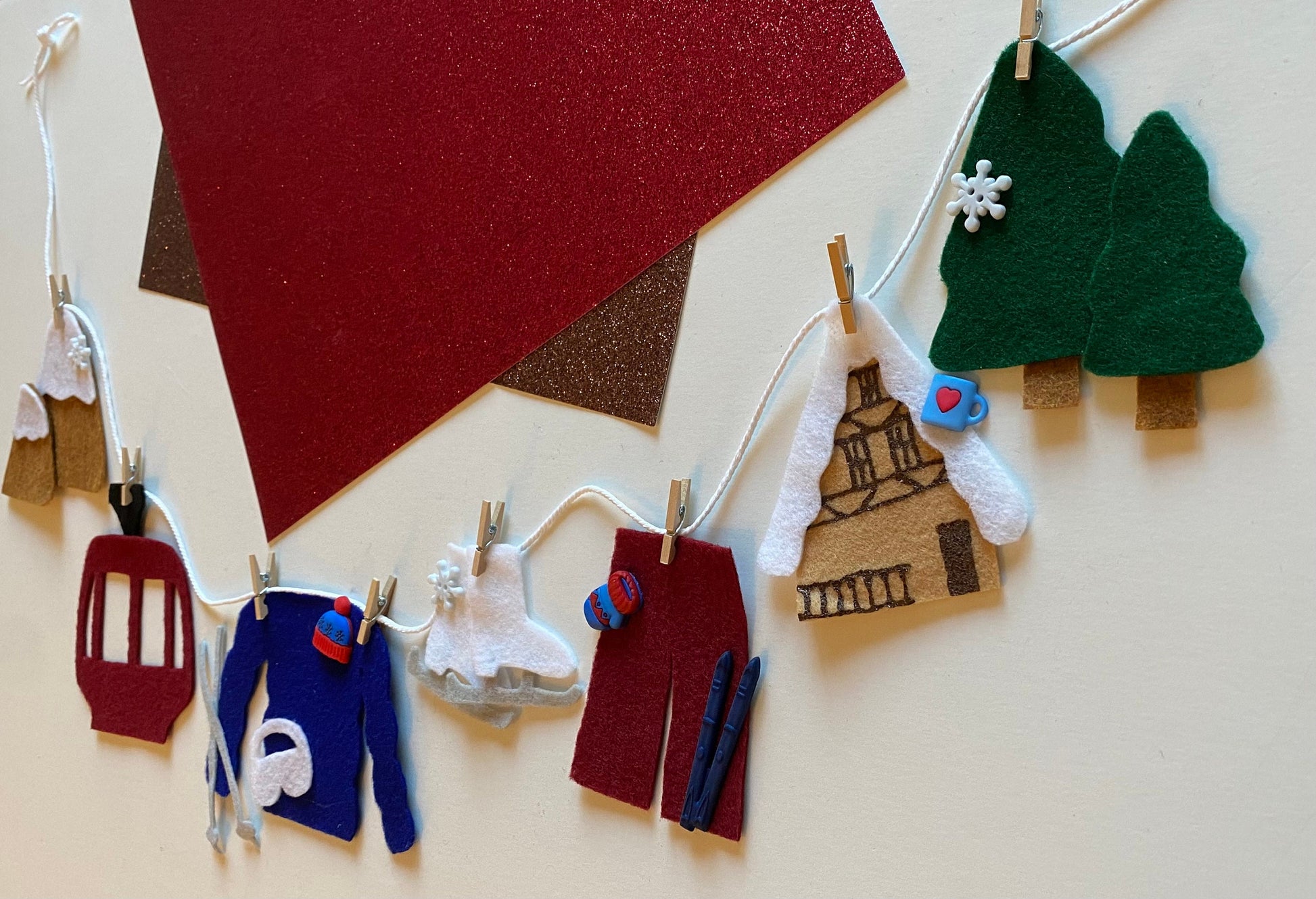 Ski Lodge Miniature Felt Clothesline Banner, Winter Chateau Garland, Sports Bunting for Decoration