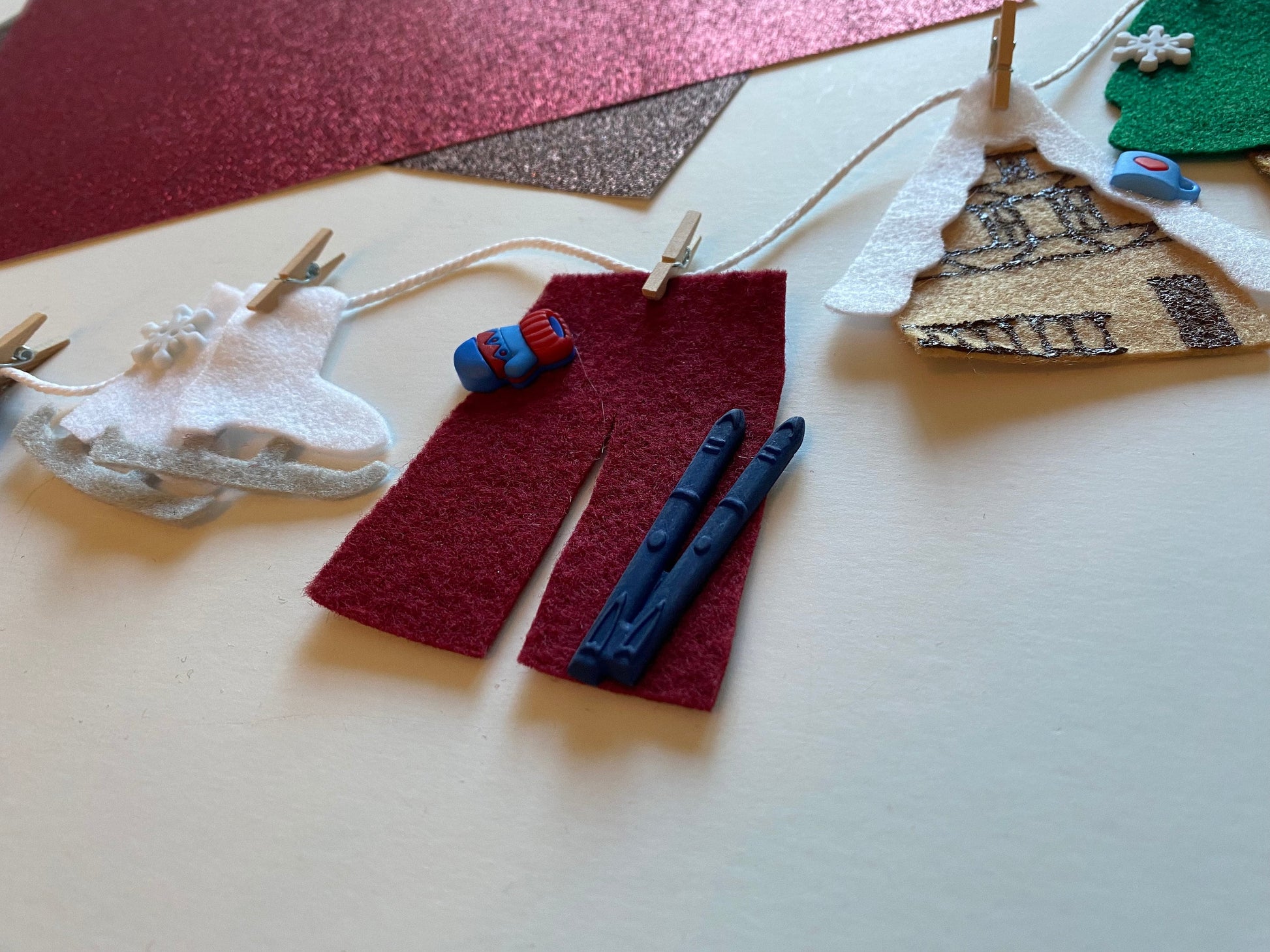 Ski Lodge Miniature Felt Clothesline Banner, Winter Chateau Garland, Sports Bunting for Decoration