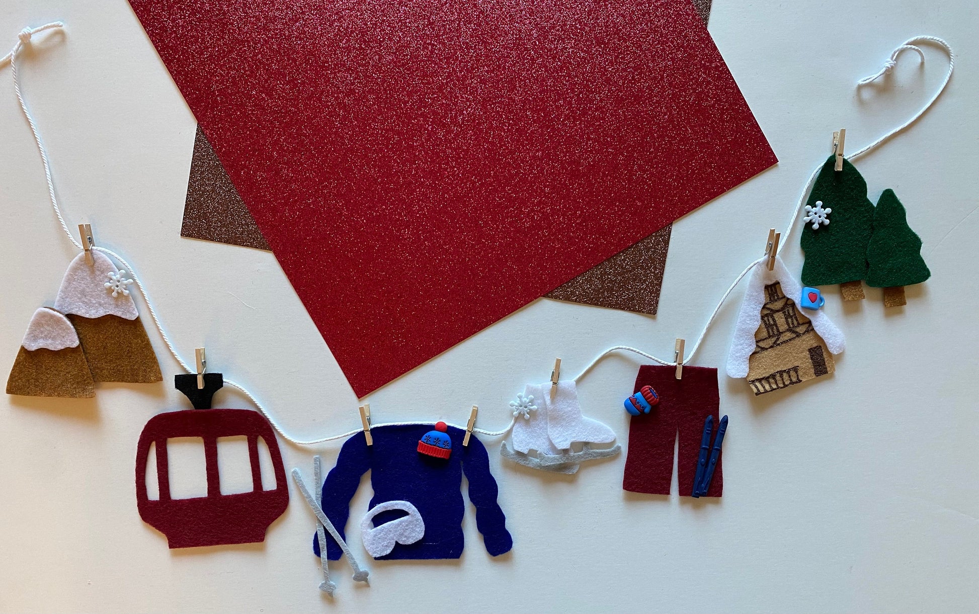 Ski Lodge Miniature Felt Clothesline Banner, Winter Chateau Garland, Sports Bunting for Decoration