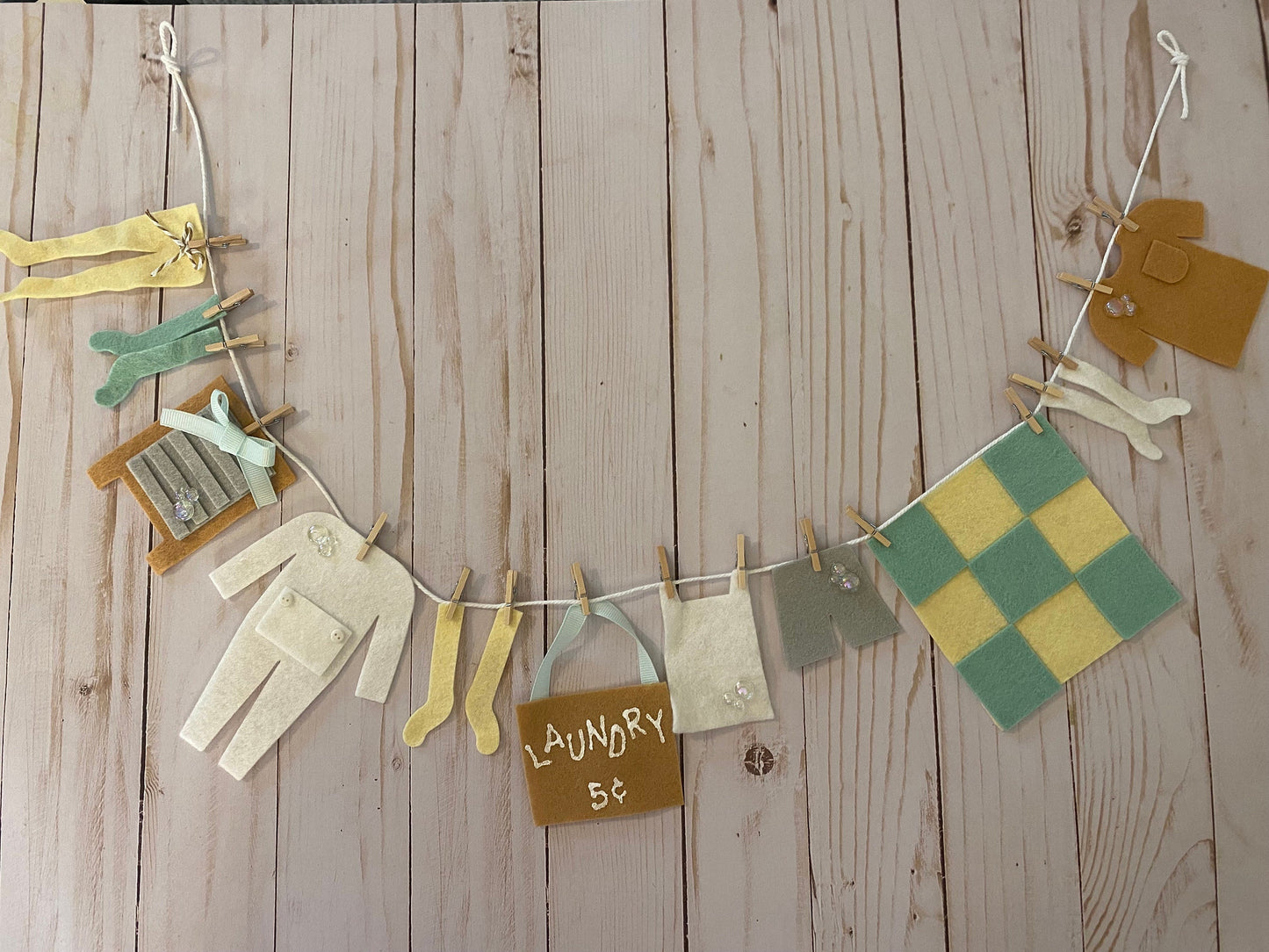 Laundry Line Miniature Felt Clothesline Banner Bunting Garland for Home Decor