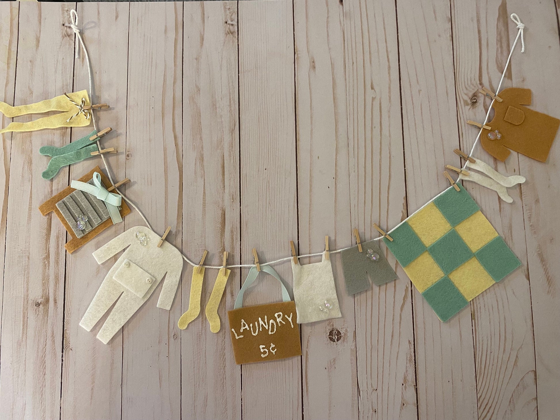 Laundry Line Miniature Felt Clothesline Banner Bunting Garland for Home Decor