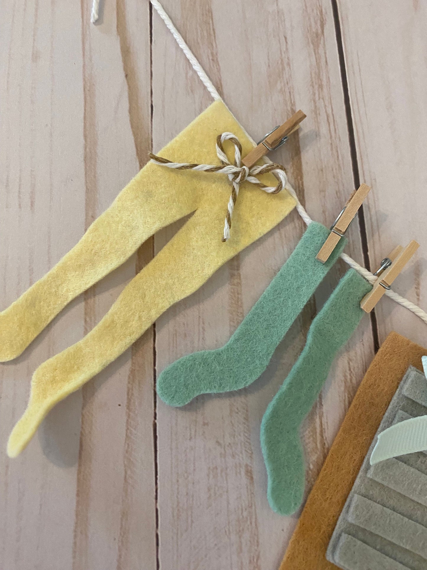 Laundry Line Miniature Felt Clothesline Banner Bunting Garland for Home Decor