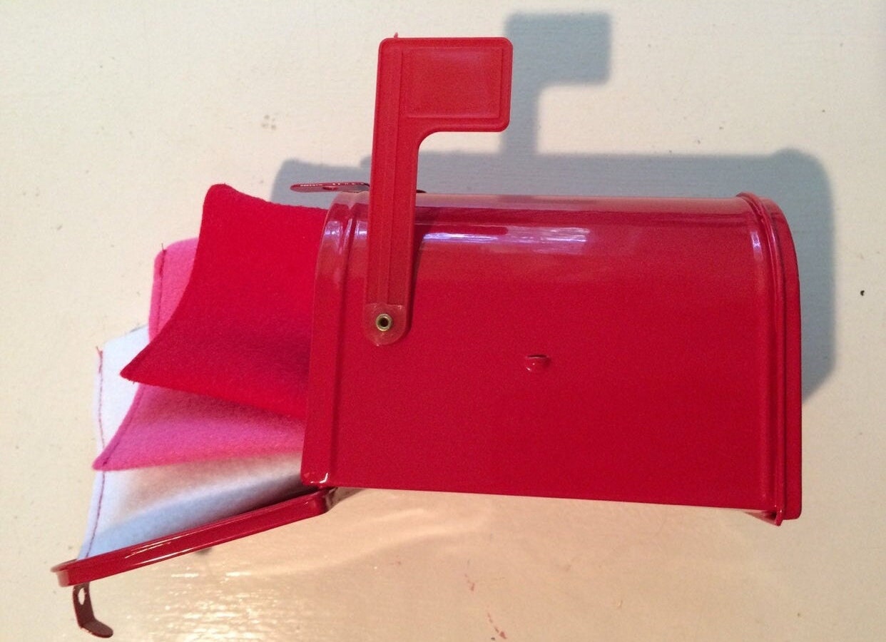 Pretend Play Mailbox Set with 3 Felt Valentine's Day Envelopes, Pencil and Stationary