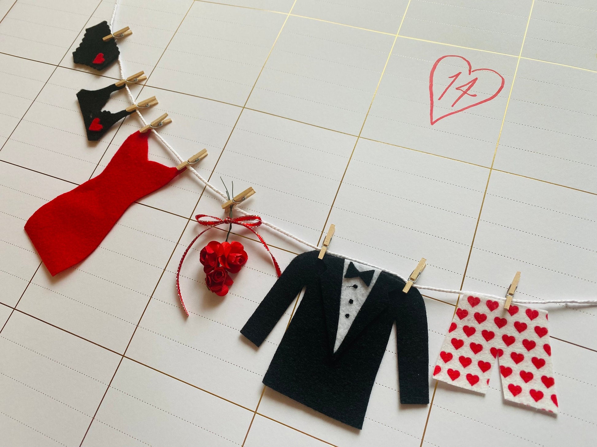 Valentine's Day Date Miniature Felt Clothesline Banner, February Wall Hanging, Garland, Home Decoration