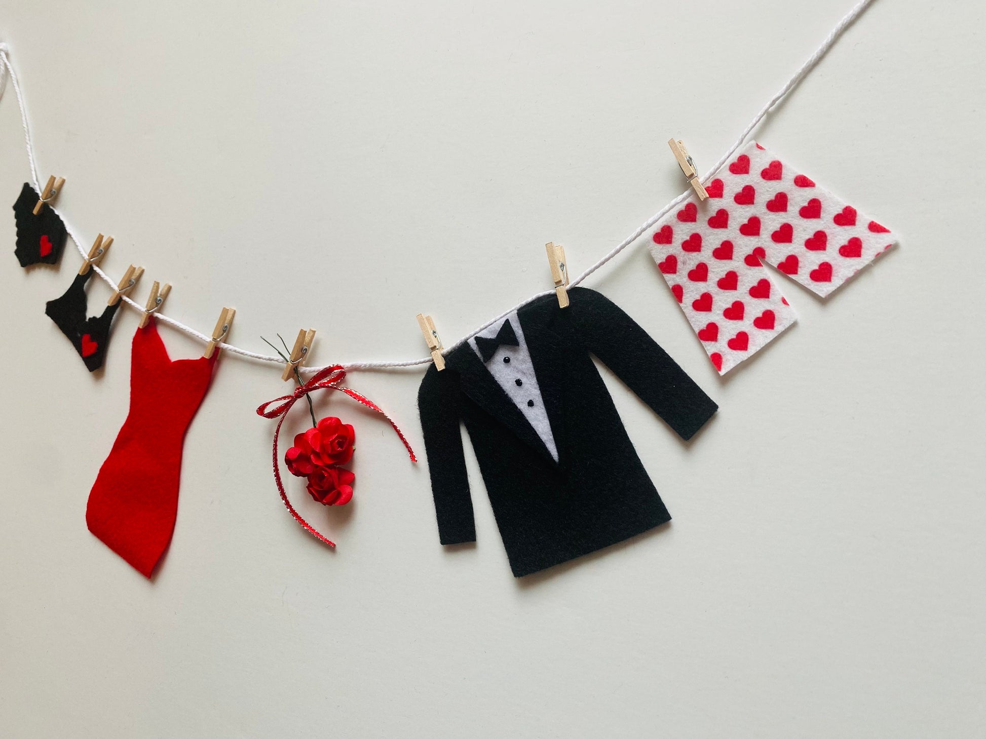 Valentine's Day Date Miniature Felt Clothesline Banner, February Wall Hanging, Garland, Home Decoration