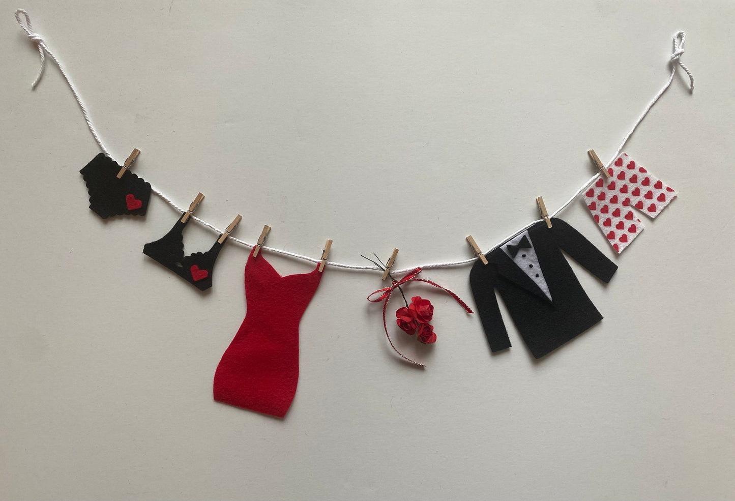 Valentine's Day Date Miniature Felt Clothesline Banner, February Wall Hanging, Garland, Home Decoration