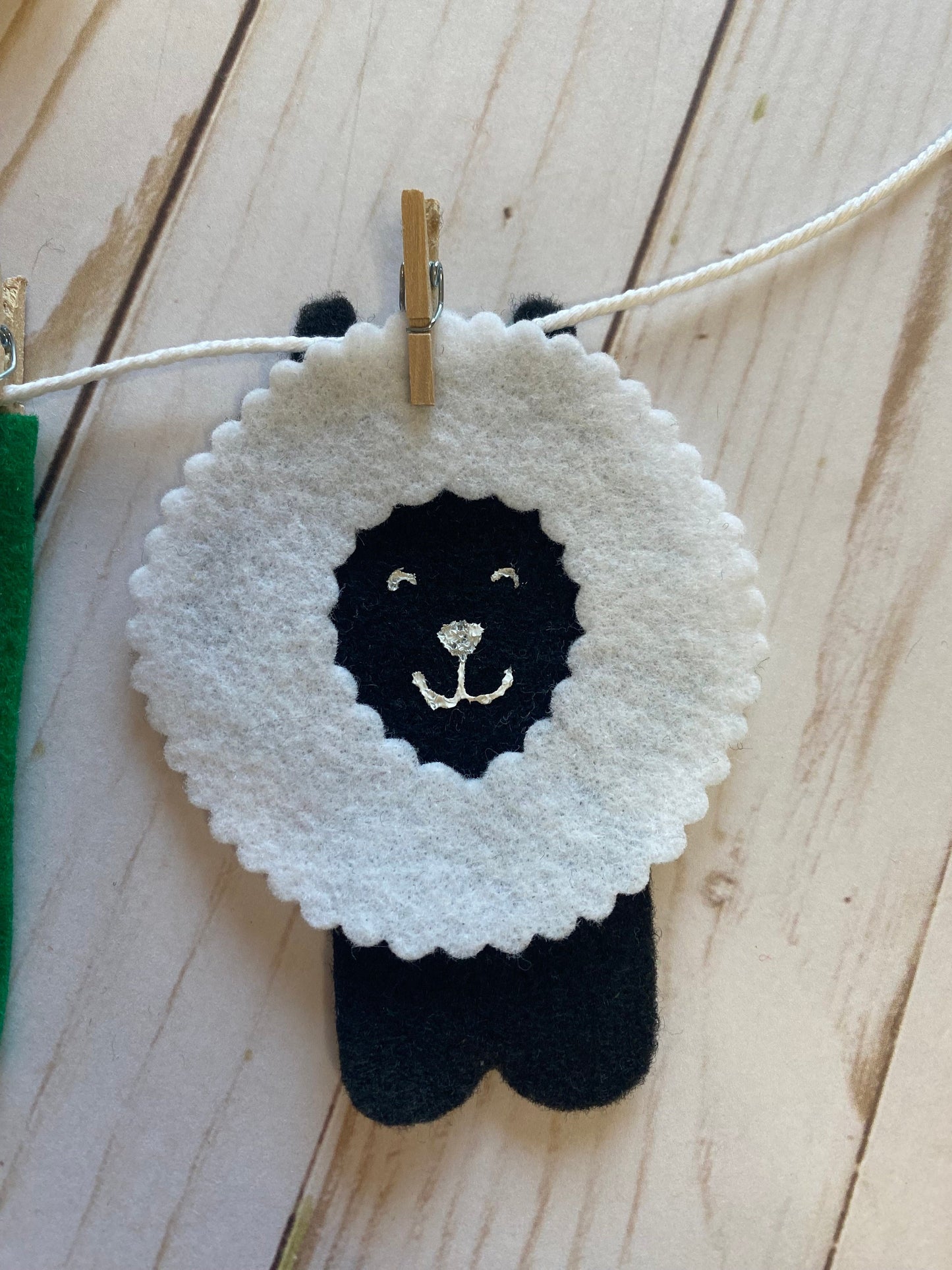 March Monthly Banner, Lion & Lamb Garland, Bulletin Board Decoration