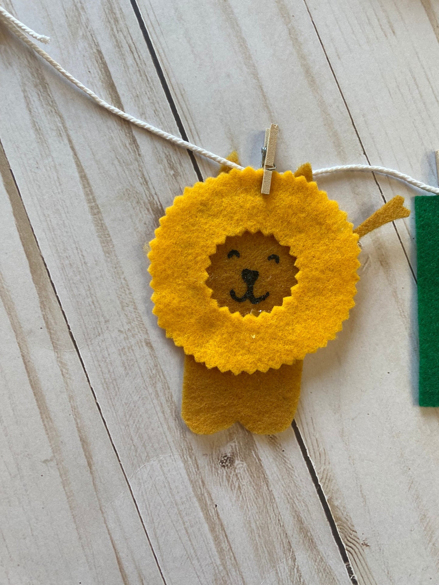 March Monthly Banner, Lion & Lamb Garland, Bulletin Board Decoration