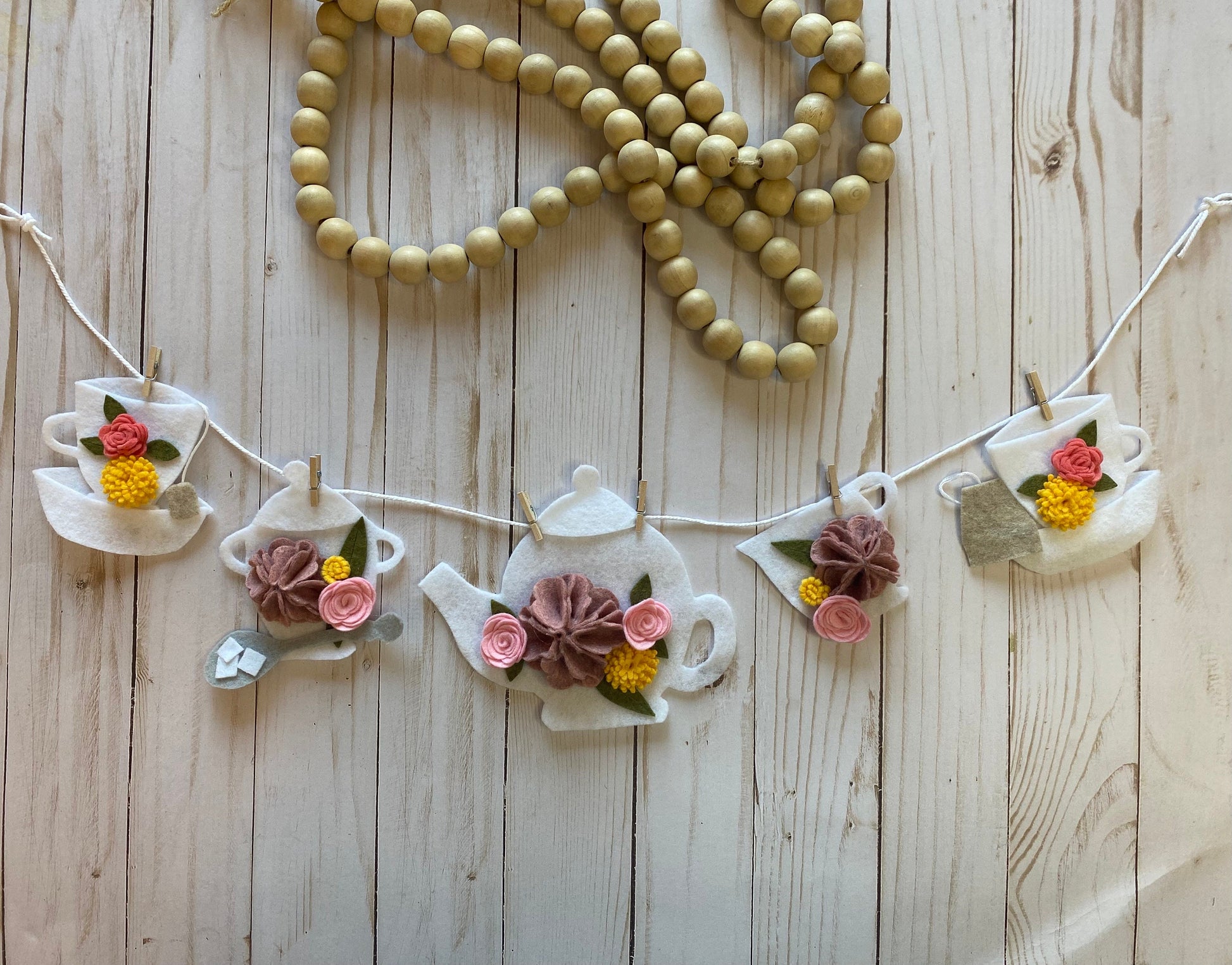 Tea Set Banner, Felt Flower Teapot Garland, with Sugar Bowl & Pitcher, Tea cups with saucers, Wall Hanging Decoration for Mother’s Day
