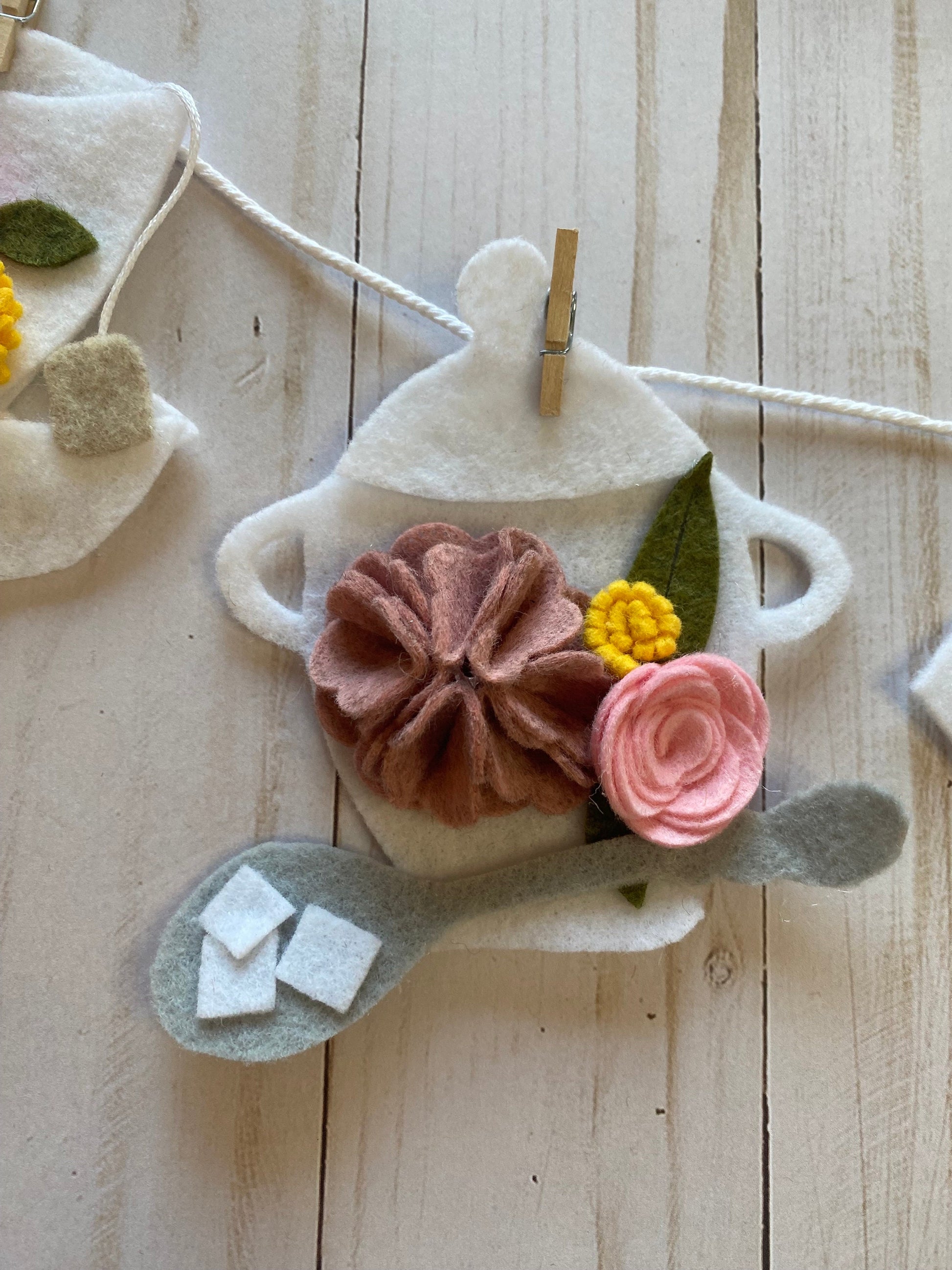 Tea Set Banner, Felt Flower Teapot Garland, with Sugar Bowl & Pitcher, Tea cups with saucers, Wall Hanging Decoration for Mother’s Day