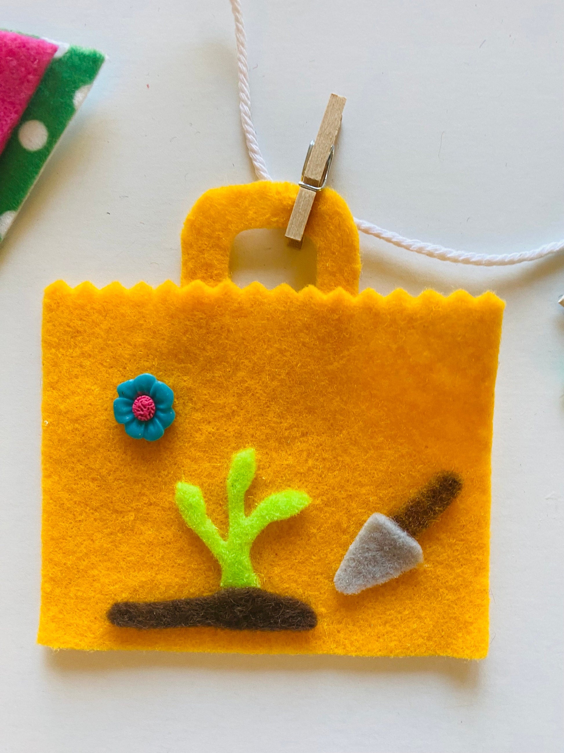 Earth Day Miniature Felt Banner, Earth-Friendly Garland, Bunting, Wall Hanging Decoration