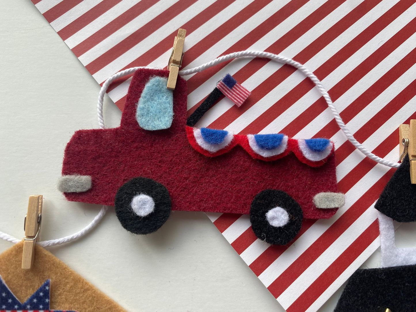 Patriotic Town Felt Banner, 4th of July Parade Garland, Miniature Village Bunting, USA Wall Hanging Decoration for Independence Day