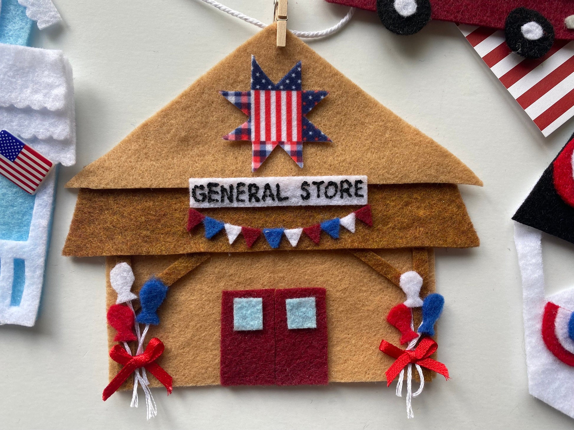 Patriotic Town Felt Banner, 4th of July Parade Garland, Miniature Village Bunting, USA Wall Hanging Decoration for Independence Day