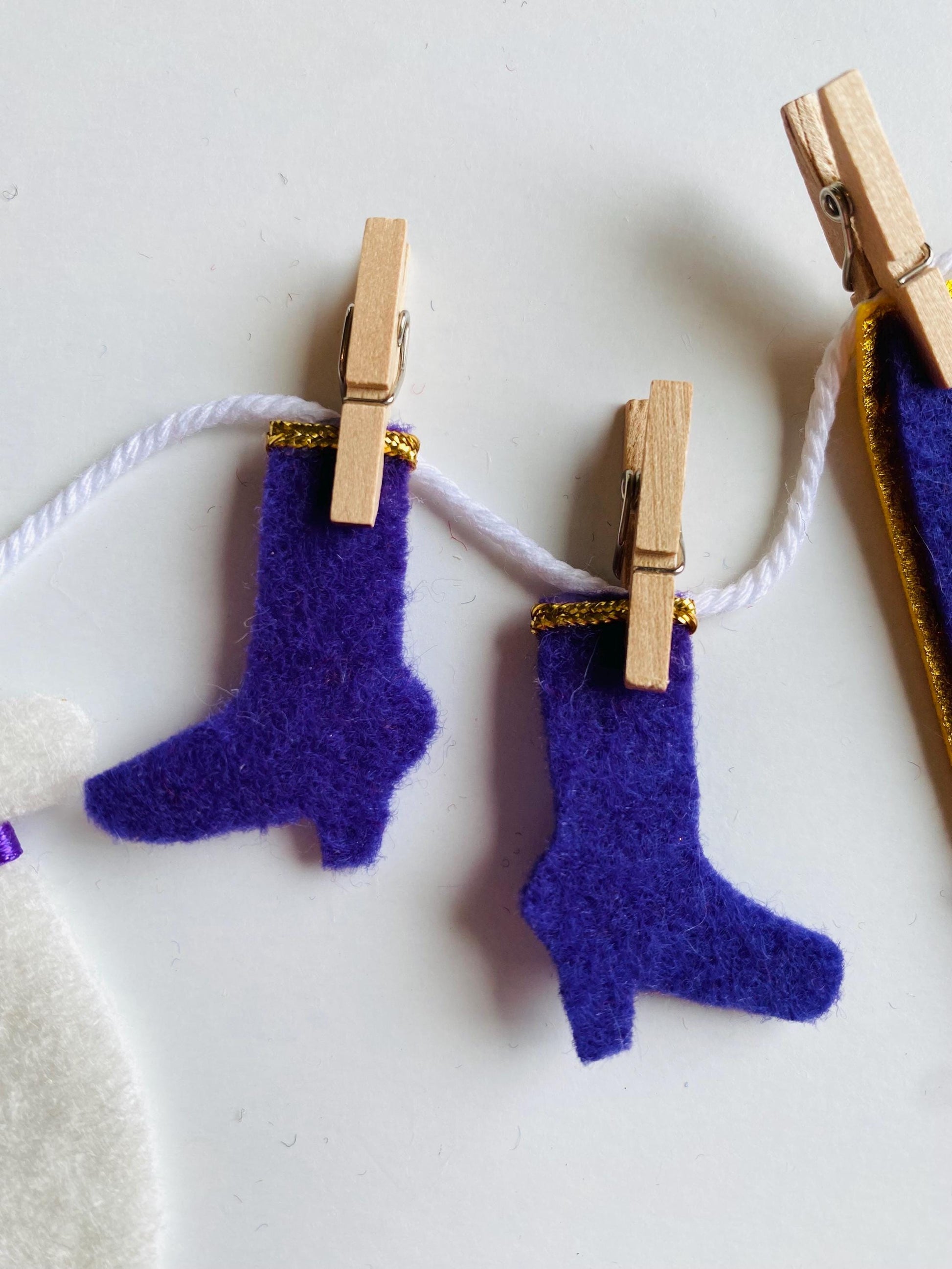 Queen’s Laundry Line, Miniature Felt Clothesline Banner, Medieval Costume Bunting, Decoration for Party or Renaissance Faire