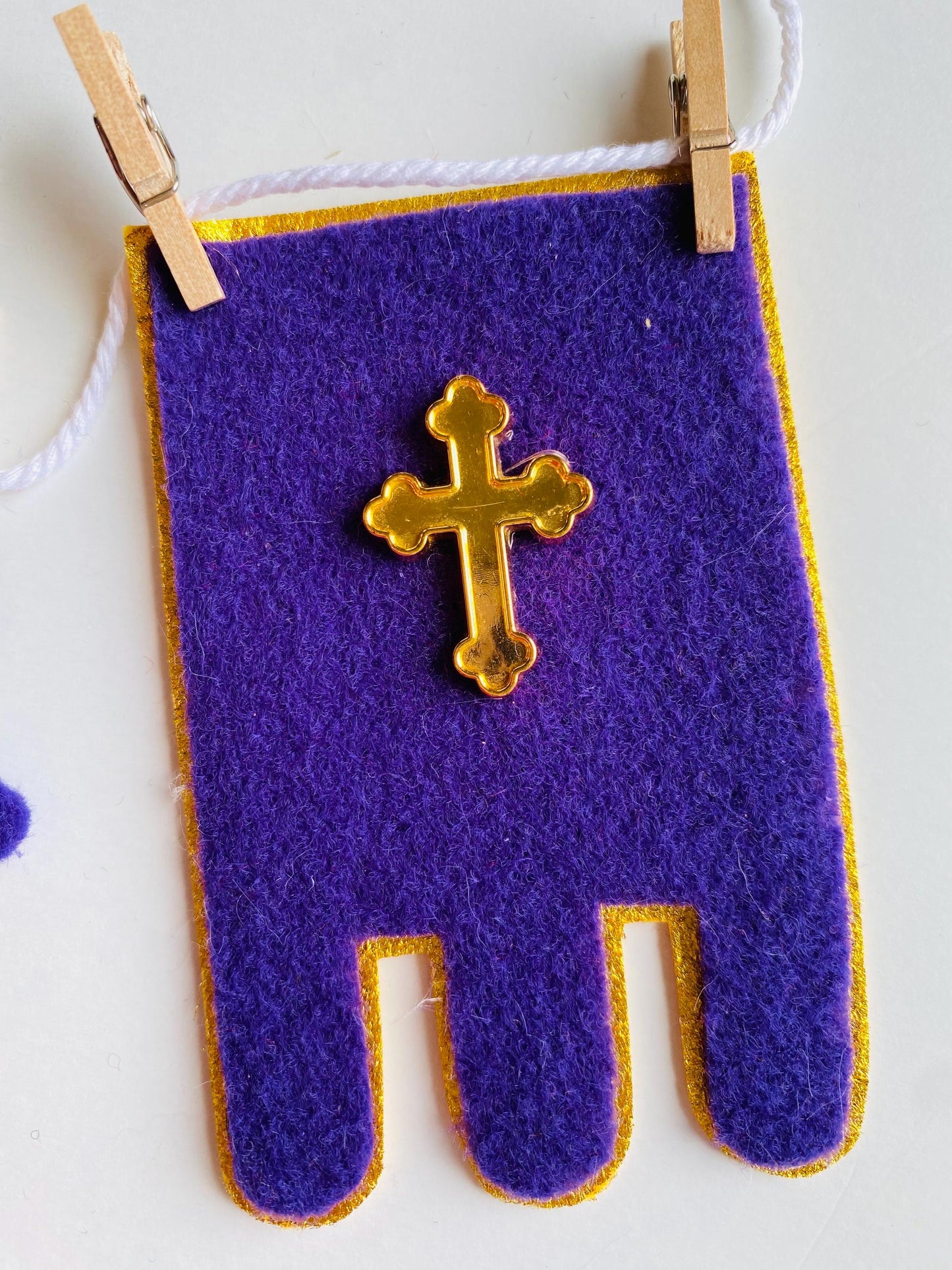 Queen’s Laundry Line, Miniature Felt Clothesline Banner, Medieval Costume Bunting, Decoration for Party or Renaissance Faire