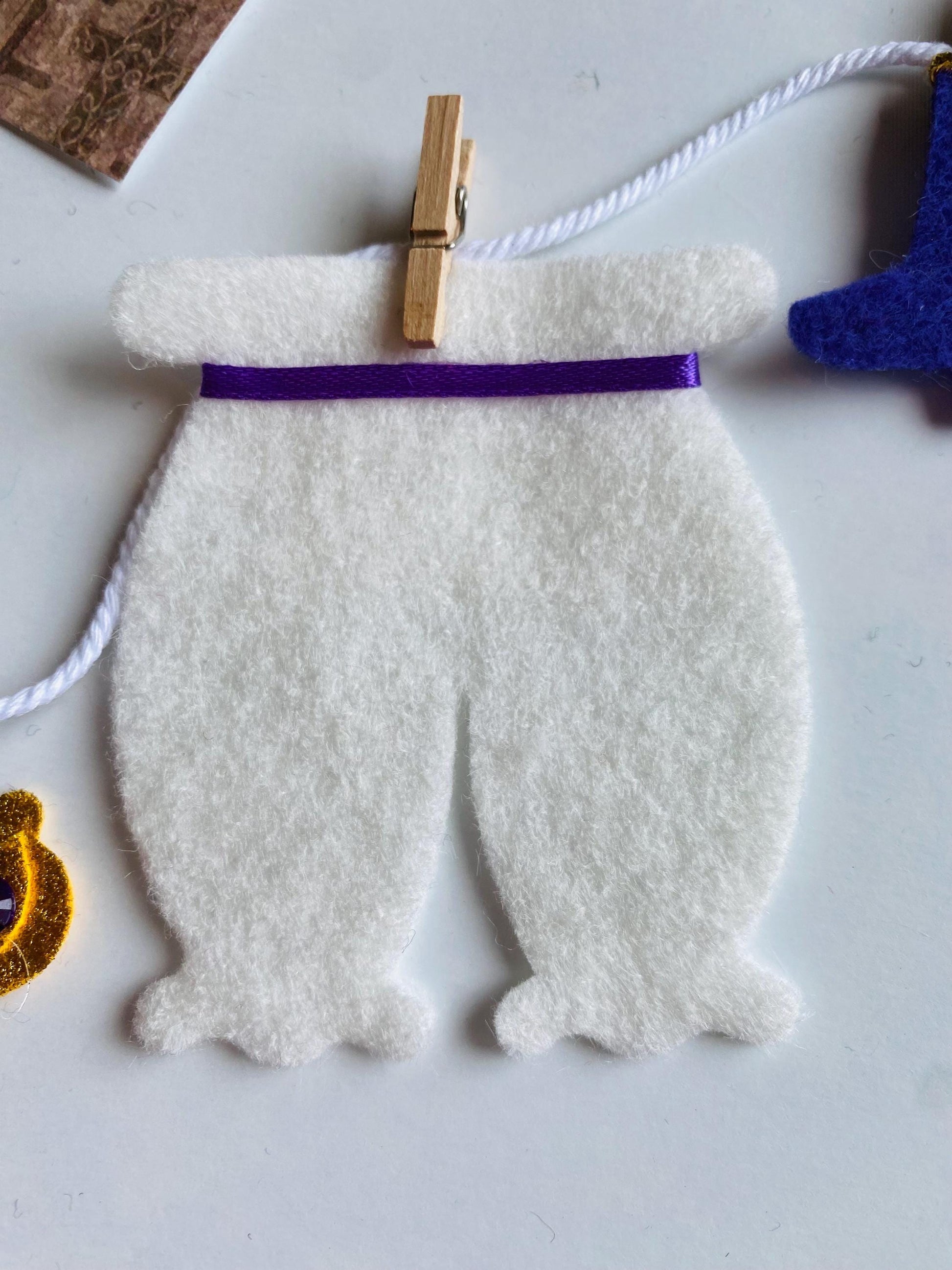 Queen’s Laundry Line, Miniature Felt Clothesline Banner, Medieval Costume Bunting, Decoration for Party or Renaissance Faire