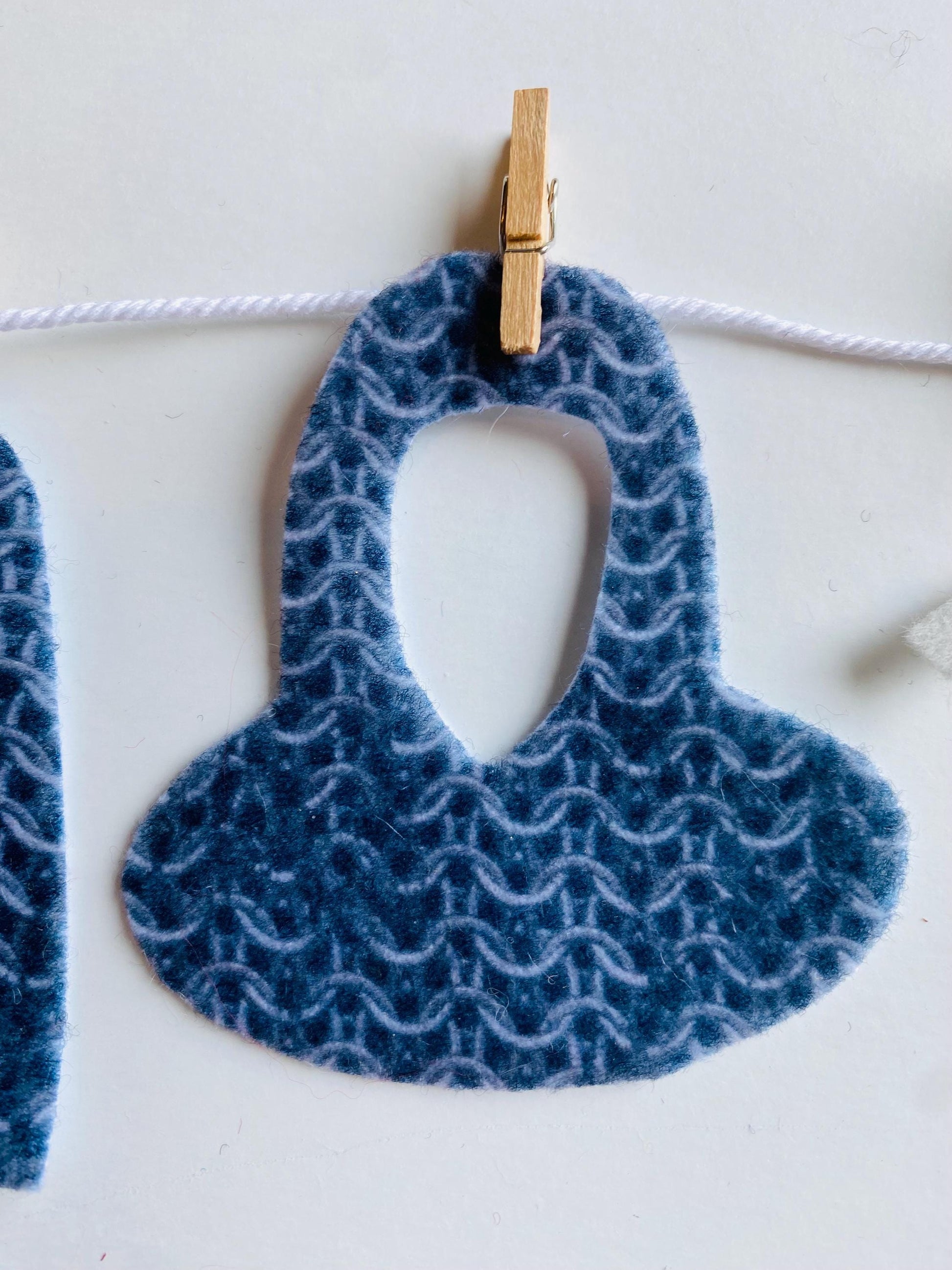 Medieval Knight’s Chainmail Armor Clothesline Banner, Miniature Felt Laundry Line Decoration, Bunting, Garland for Party or Renaissance Fair