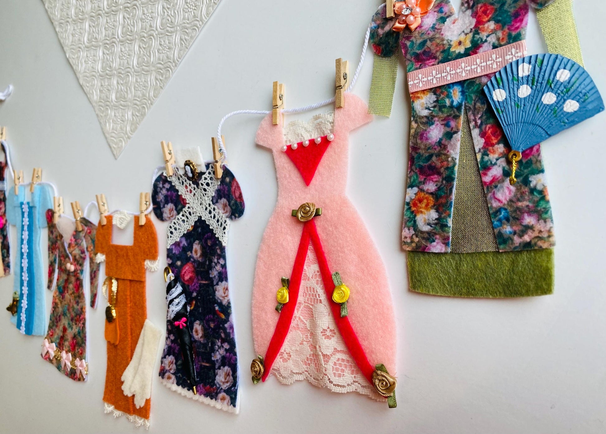 Regency Era Women’s Dresses Clothesline Banner, Laundry Line Garland, 1800s Fashion Bunting for Parties and Decoration