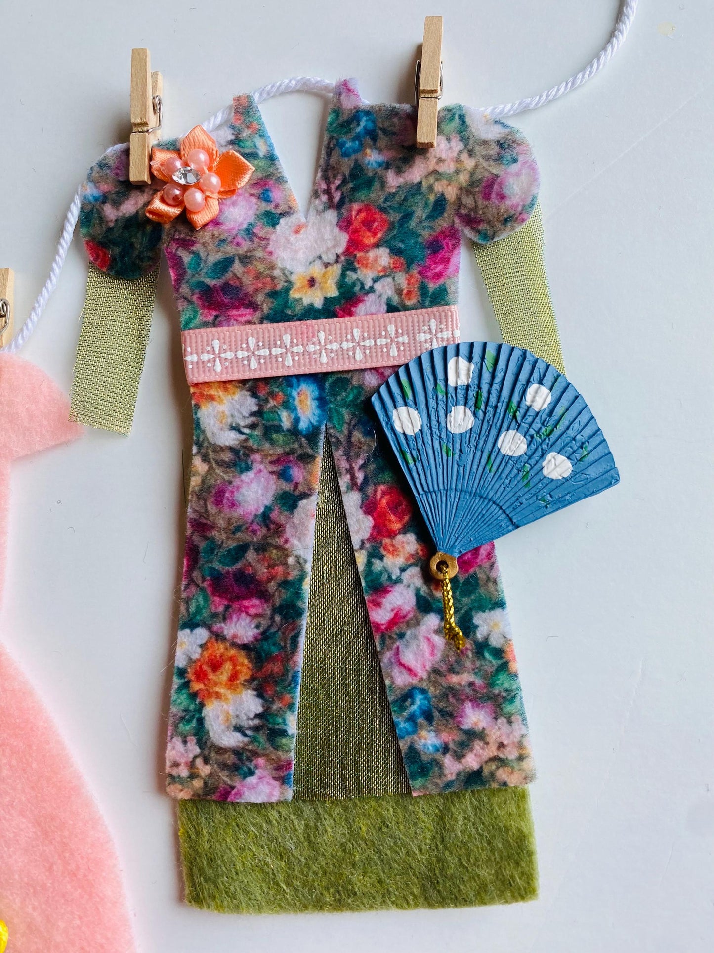 Regency Era Women’s Dresses Clothesline Banner, Laundry Line Garland, 1800s Fashion Bunting for Parties and Decoration