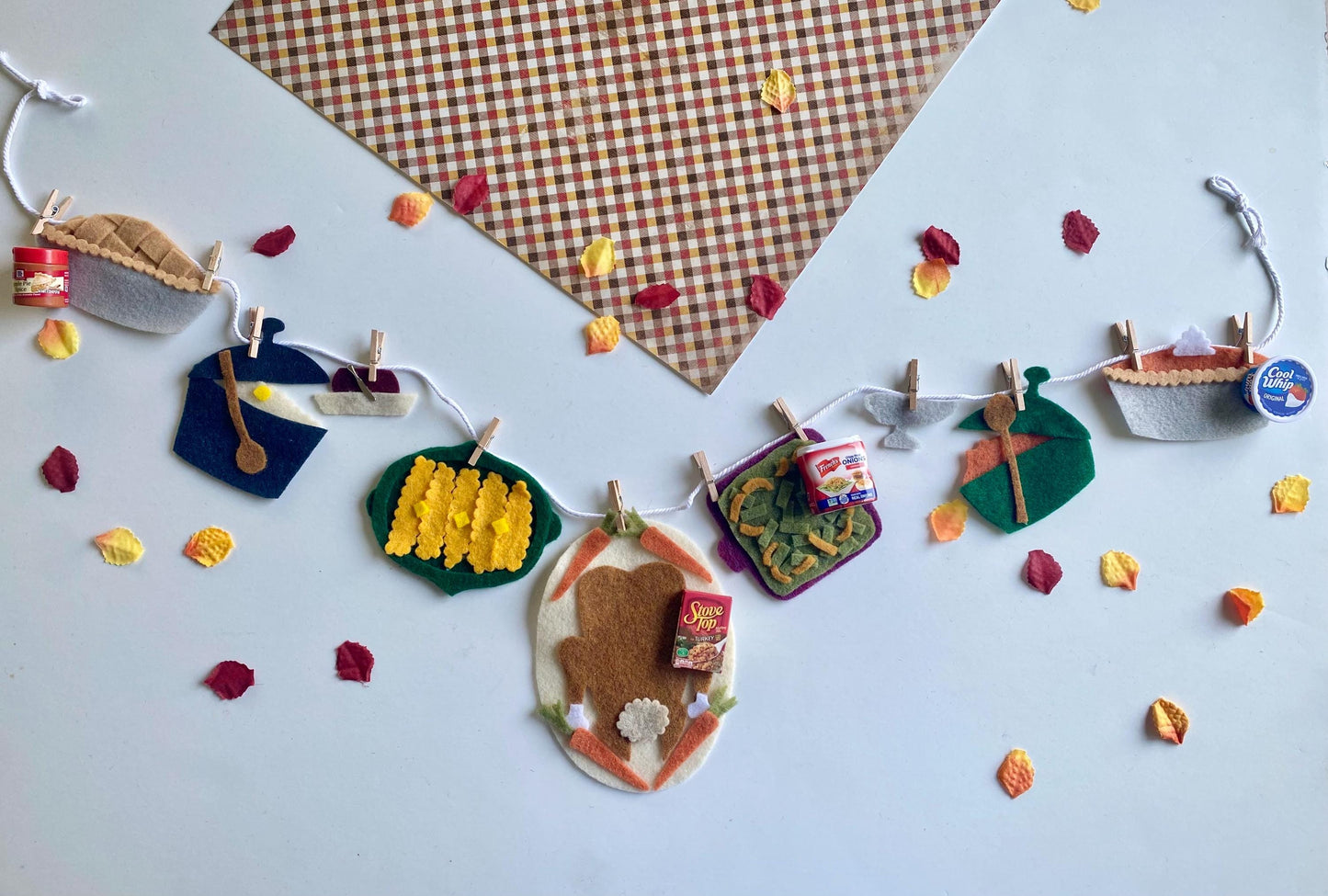 Thanksgiving Meal Miniature Felt Banner, Friendsgiving Garland, Dinner Bunting, Wall Hanging Decoration for November, Hostess Gift