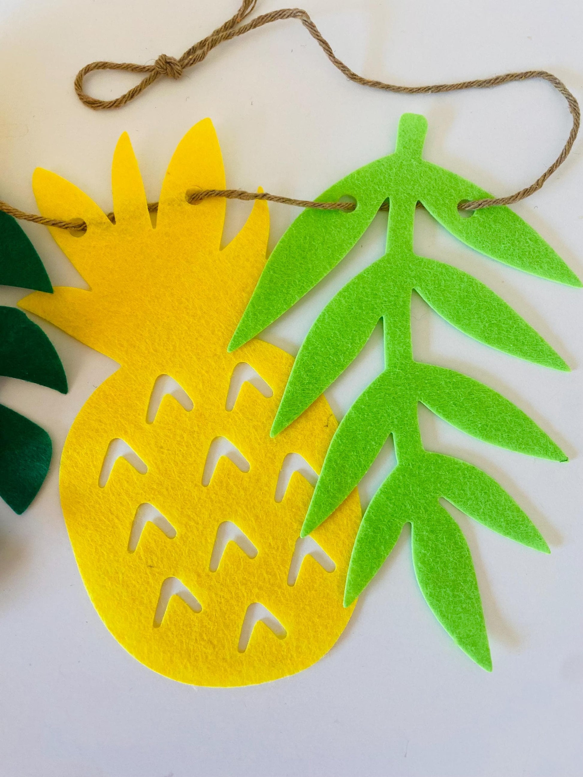 Tropical Hibiscus Pineapple and Monstera Leaf Felt Garland Summer Luau Banner Bunting Wall Hanging Decoration for Parties and Home Decor