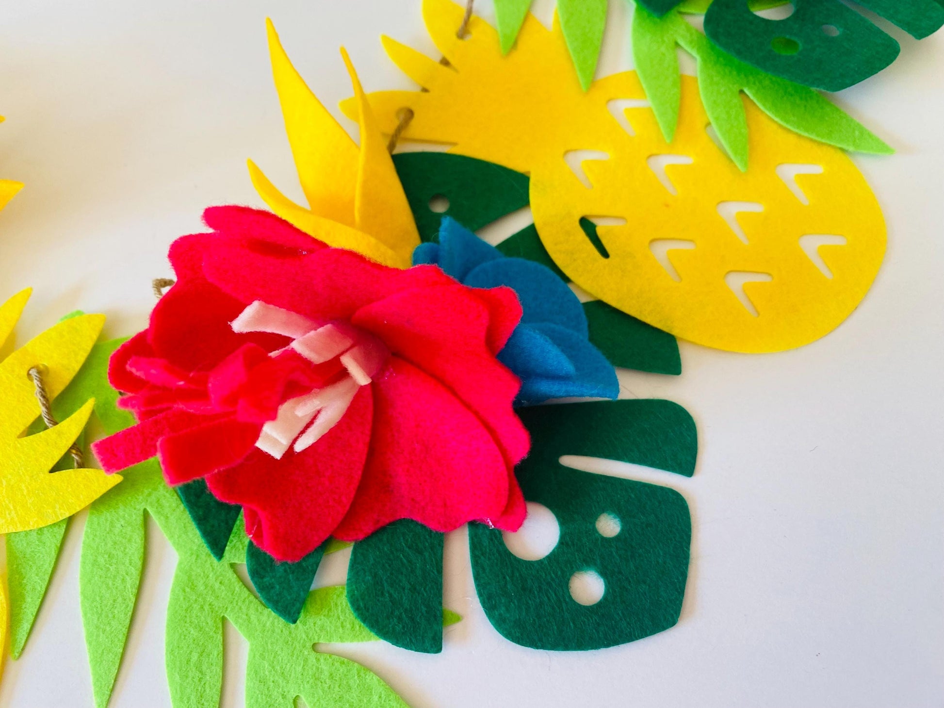 Tropical Hibiscus Pineapple and Monstera Leaf Felt Garland Summer Luau Banner Bunting Wall Hanging Decoration for Parties and Home Decor