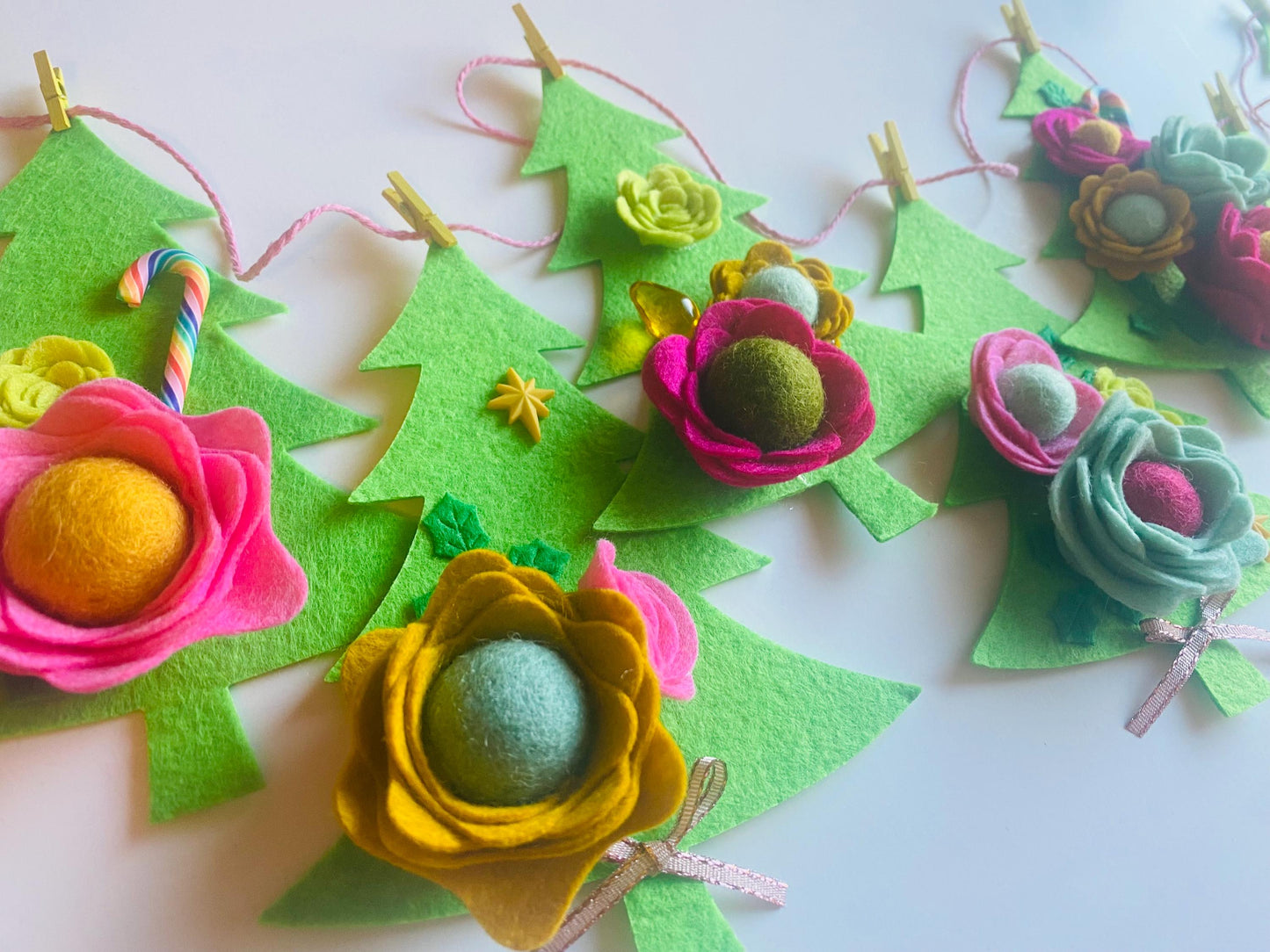 Bright and Colorful Christmas Tree Bunting, Pink and Yellow Floral Holiday Garland, Girly Felt Flowers Banner Decoration for Christmas