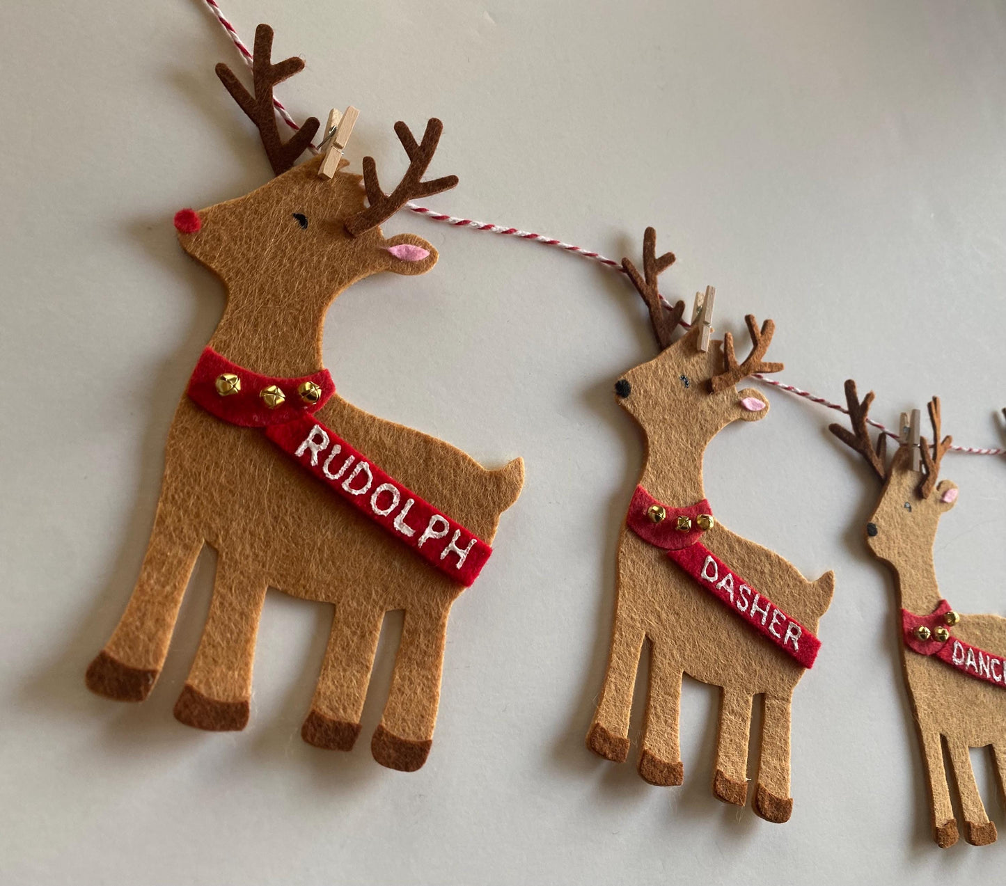 Reindeer and Santa’s Sleigh Bunting, Christmas Holiday Garland, Rudolph, Dasher, and Dancer Banner for Fireplace Mantel Home Decoration
