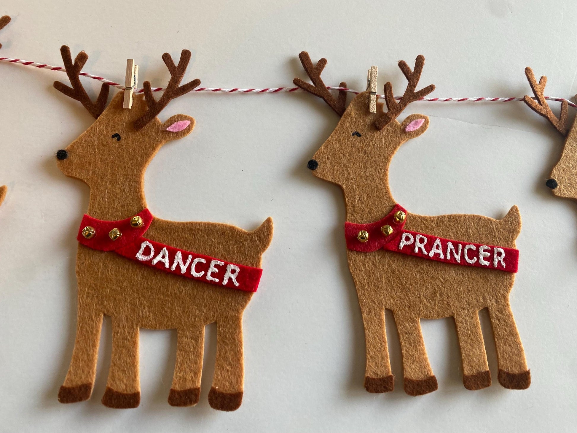 Reindeer and Santa’s Sleigh Bunting, Christmas Holiday Garland, Rudolph, Dasher, and Dancer Banner for Fireplace Mantel Home Decoration