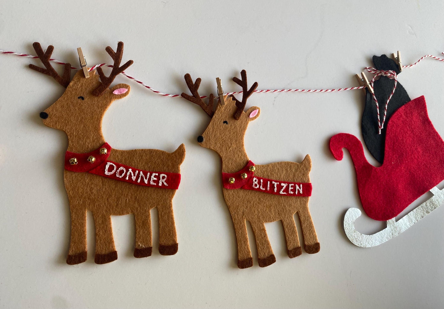 Reindeer and Santa’s Sleigh Bunting, Christmas Holiday Garland, Rudolph, Dasher, and Dancer Banner for Fireplace Mantel Home Decoration