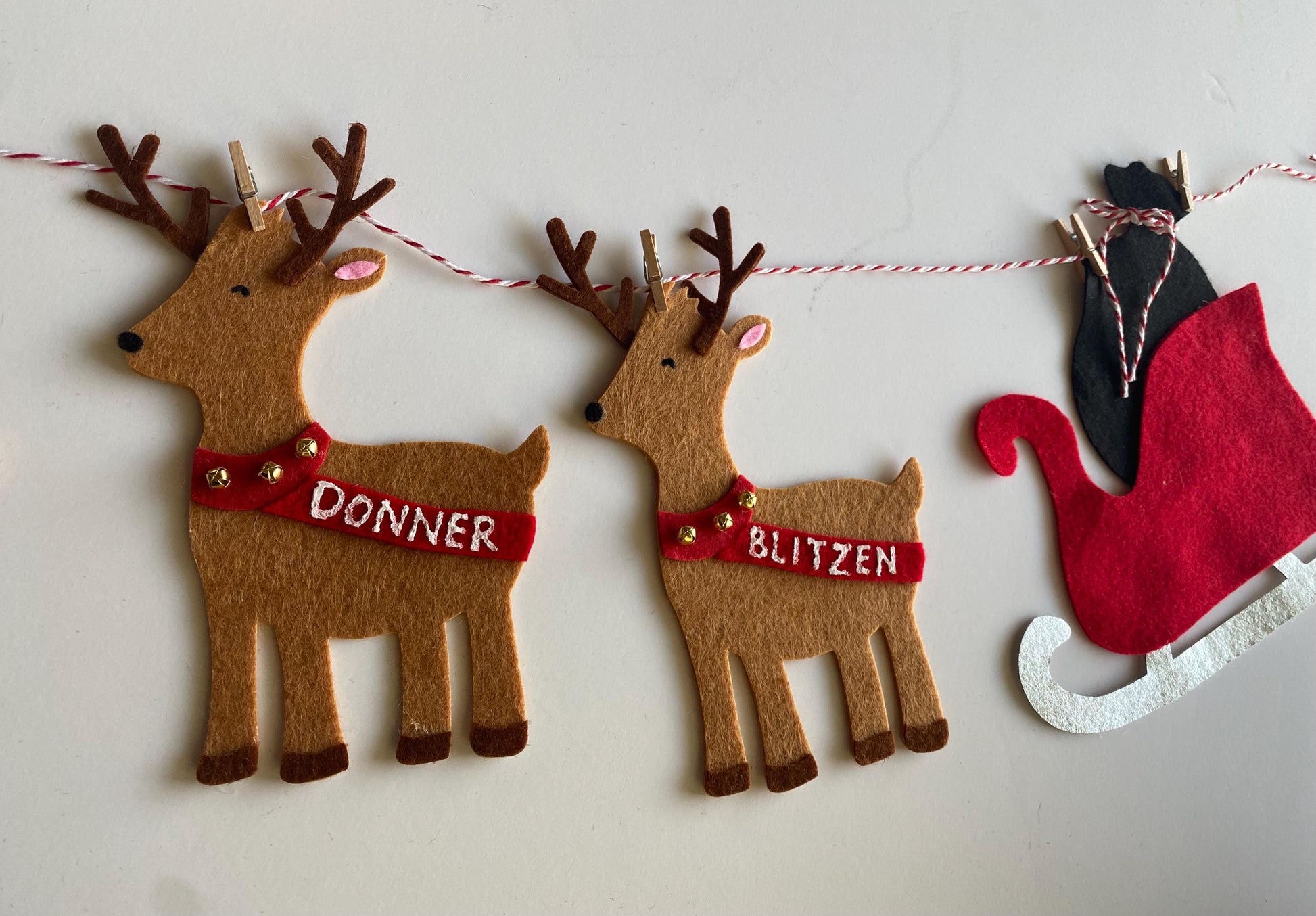 Reindeer and Santa’s Sleigh Bunting, Christmas Holiday Garland, Rudolph, Dasher, and Dancer Banner for Fireplace Mantel Home Decoration