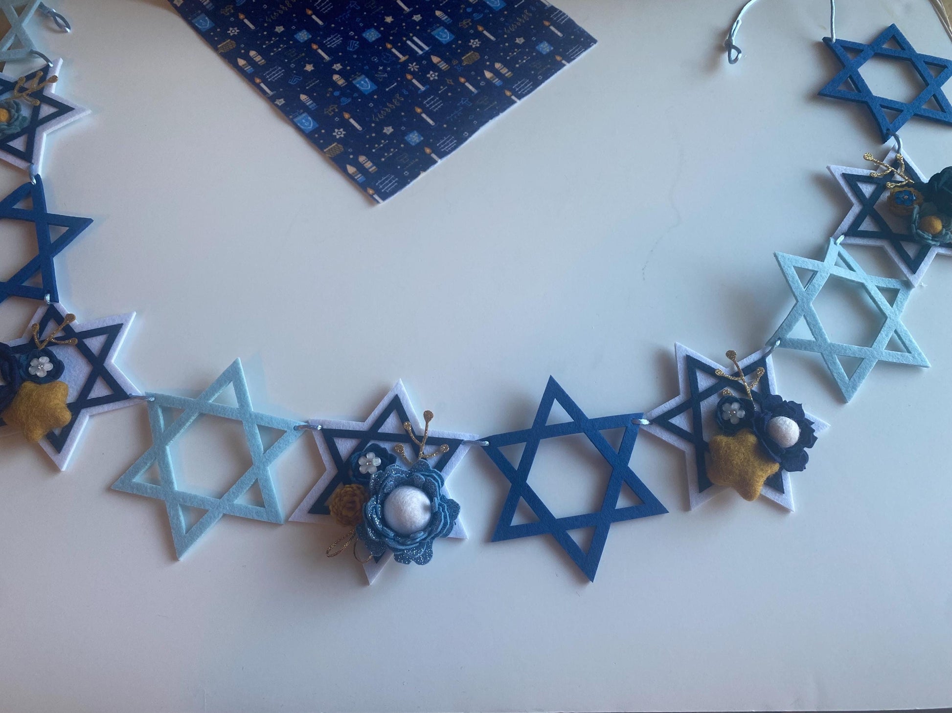 Hanukkah Star Felt Banner, Blue and Gold Felt Flower Garland, Jewish Religious Bunting, Wall Hanging Holiday Home Decoration