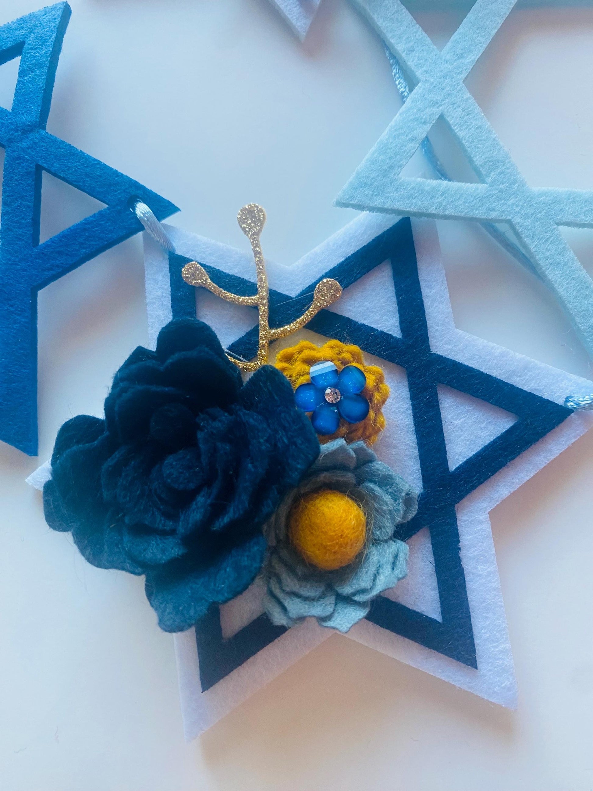 Hanukkah Star Felt Banner, Blue and Gold Felt Flower Garland, Jewish Religious Bunting, Wall Hanging Holiday Home Decoration