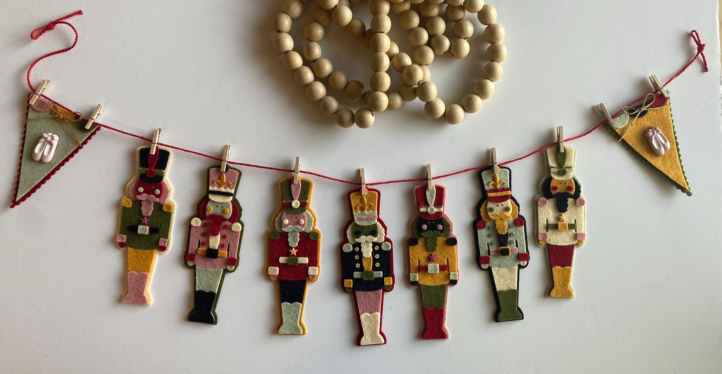 Nutcracker Christmas Banner, The Nutcracker Ballet Garland, Wooden Toy Soldier Bunting, December Holiday Decoration, Fireplace Mantel Swag