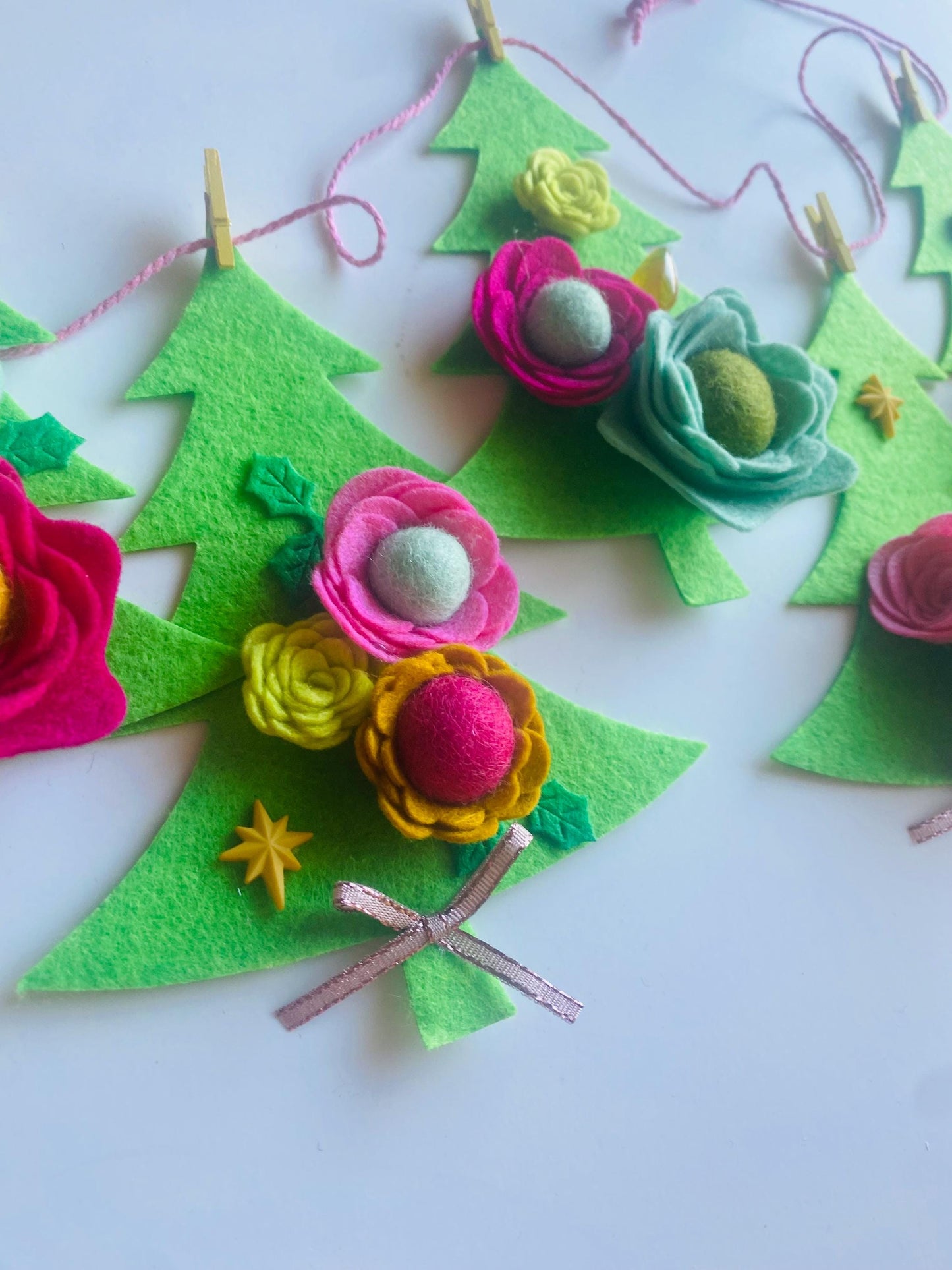 Bright and Colorful Christmas Tree Bunting, Pink and Yellow Floral Holiday Garland, Girly Felt Flowers Banner Decoration for Christmas
