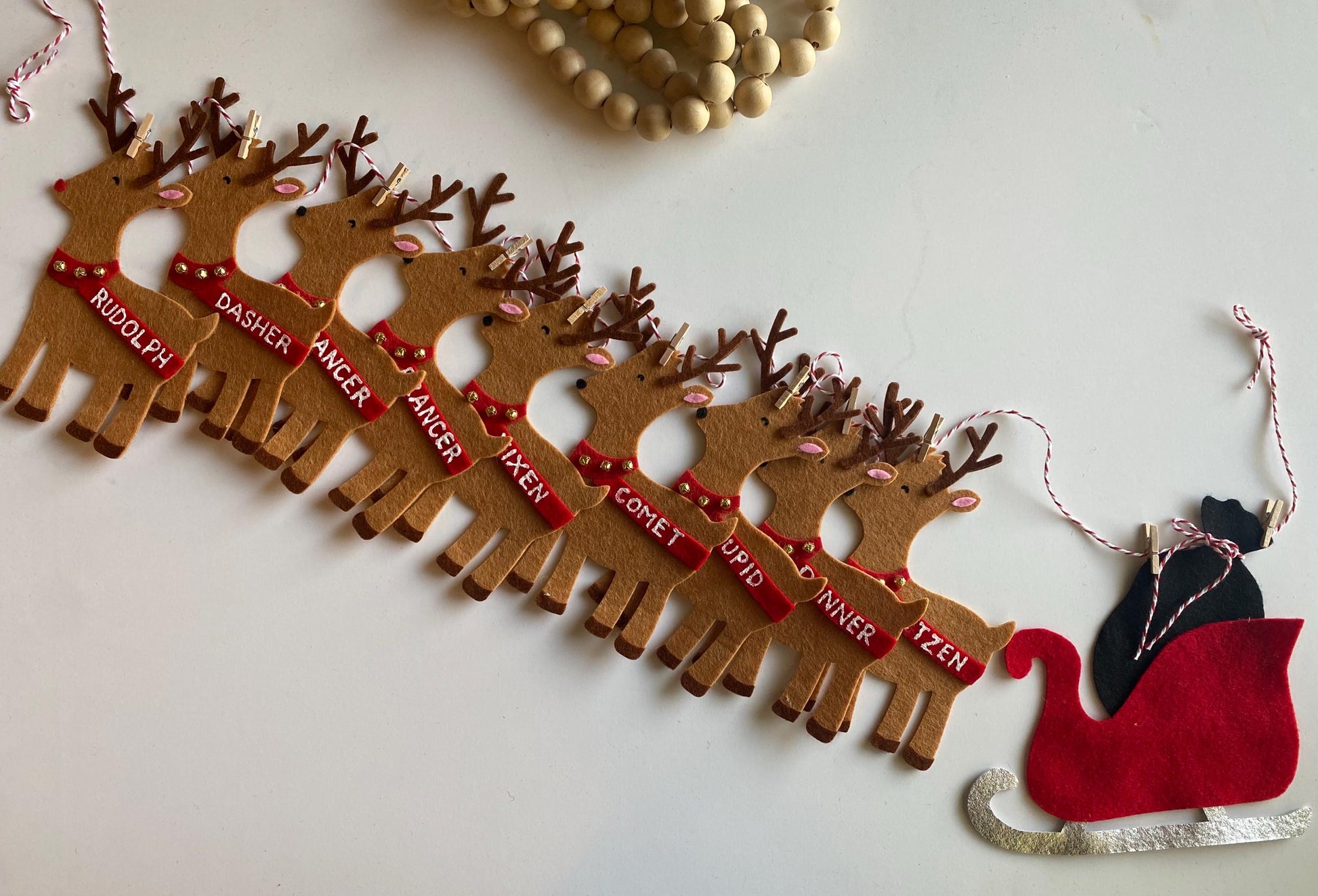 Reindeer and Santa’s Sleigh Bunting, Christmas Holiday Garland, Rudolph, Dasher, and Dancer Banner for Fireplace Mantel Home Decoration